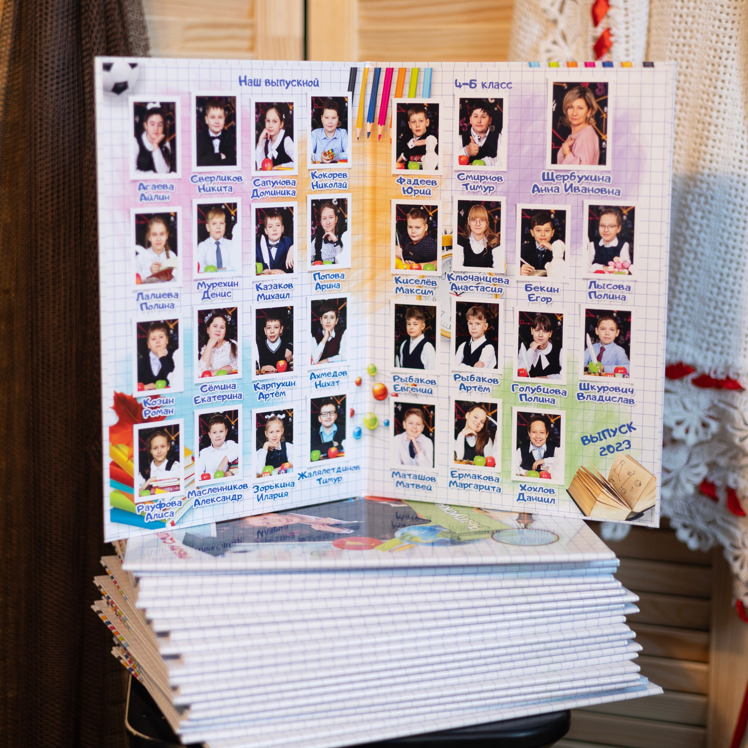Фото готовых выпускных альбомов для детского сада и школы в Иваново Ярославле Костроме Владимире. Выпускные альбомы в Иваново в детский сад и школу. Александр и Светлана Янкины