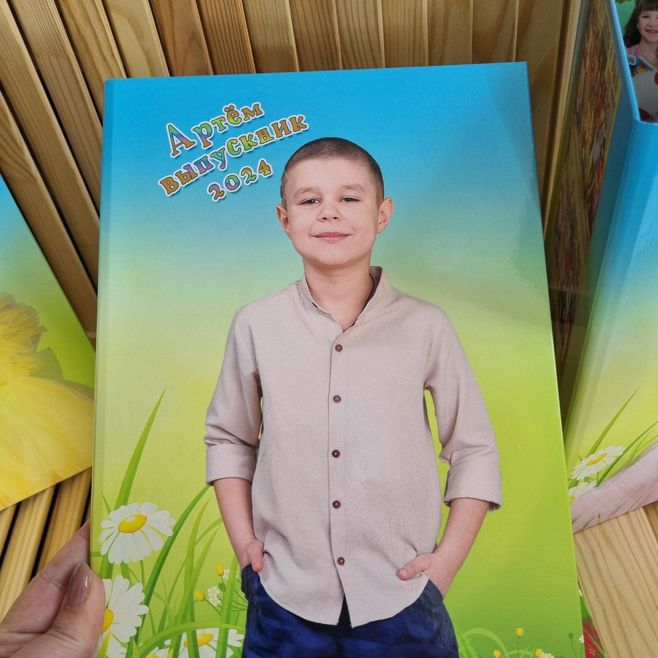 Фото готовых выпускных альбомов для детского сада и школы в Иваново Ярославле Костроме Владимире. Выпускные альбомы в Иваново в детский сад и школу. Александр и Светлана Янкины