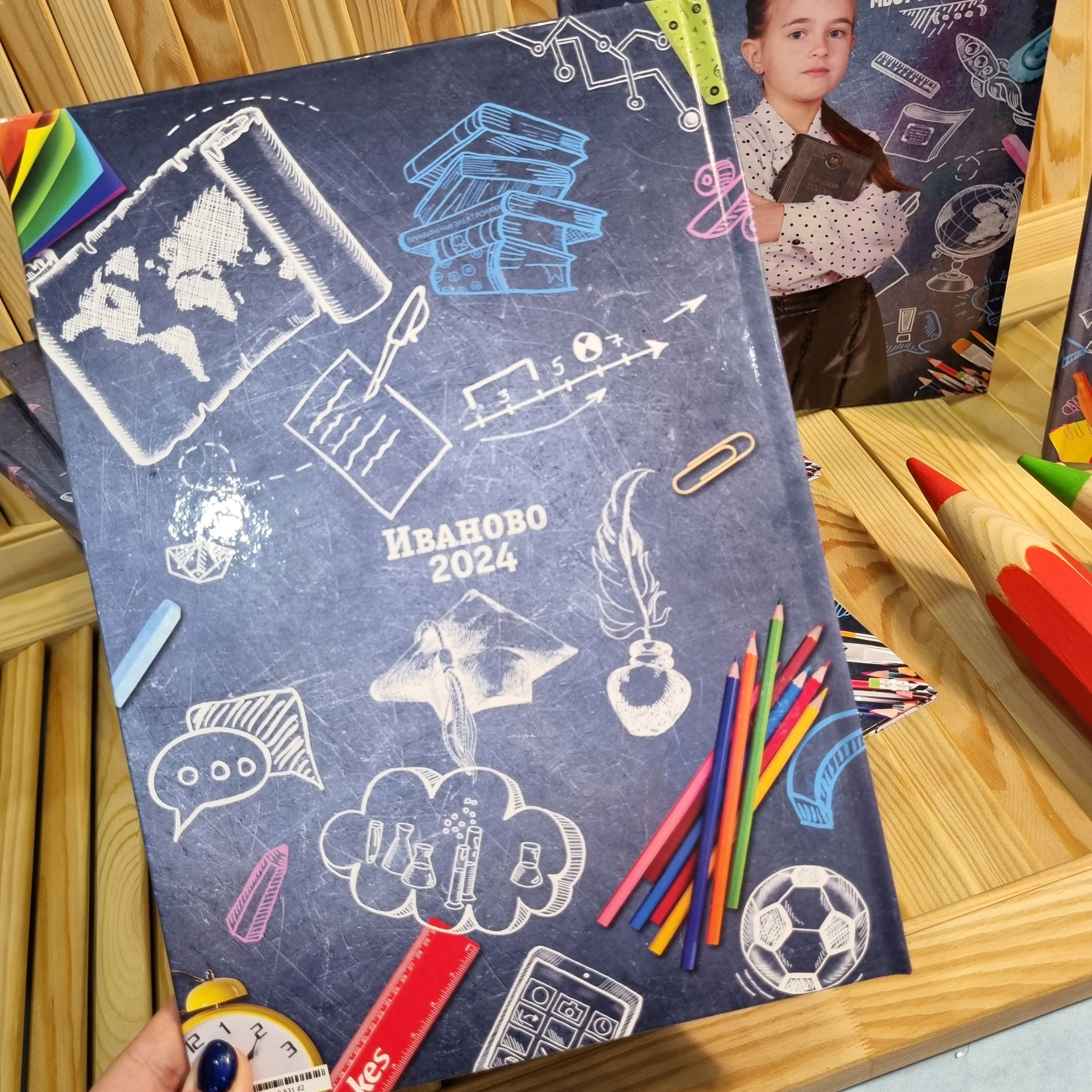 Фото готовых выпускных альбомов для детского сада и школы в Иваново Ярославле Костроме Владимире. Выпускные альбомы в Иваново в детский сад и школу. Александр и Светлана Янкины