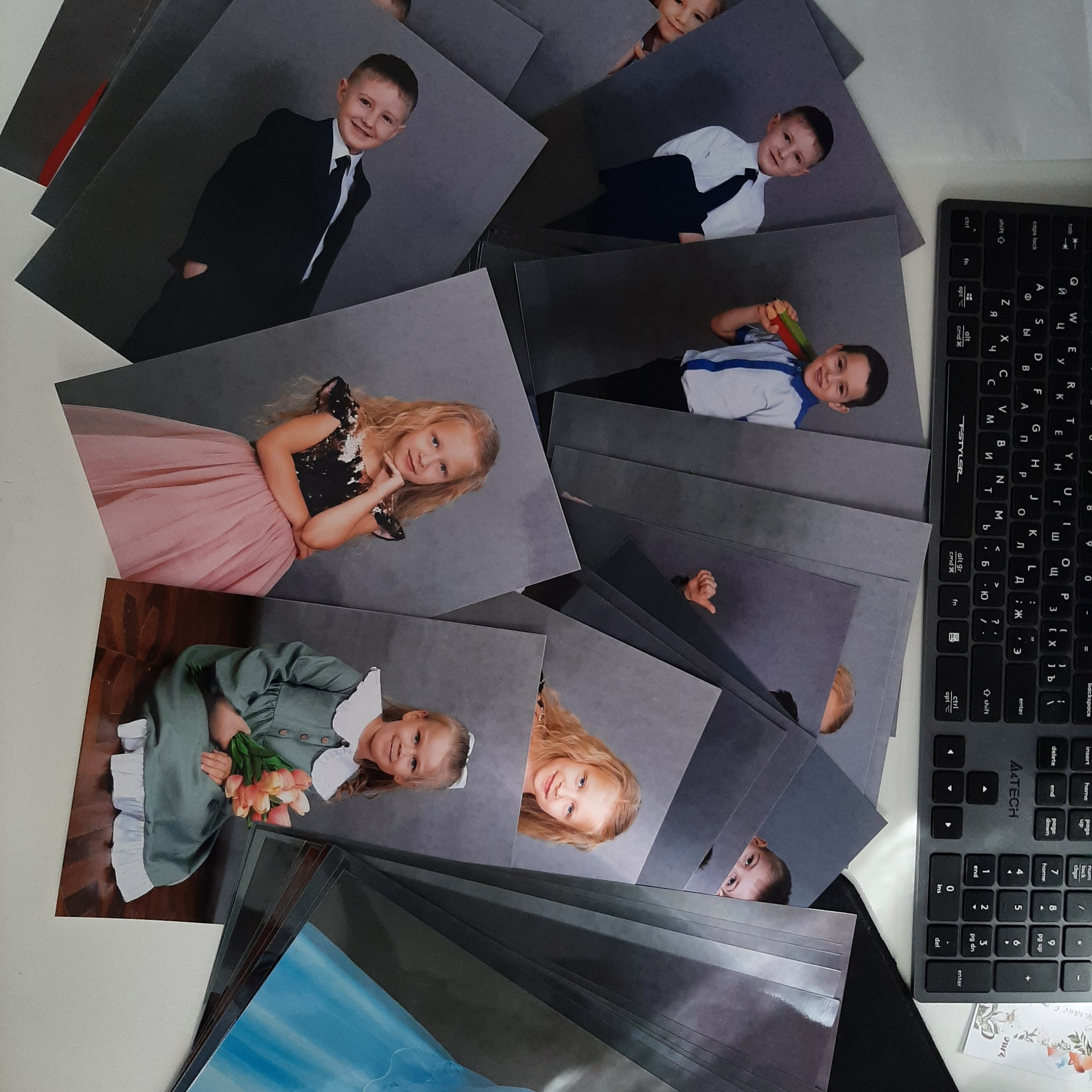 Фото готовых выпускных альбомов для детского сада и школы в Иваново Ярославле Костроме Владимире. Выпускные альбомы в Иваново в детский сад и школу. Александр и Светлана Янкины