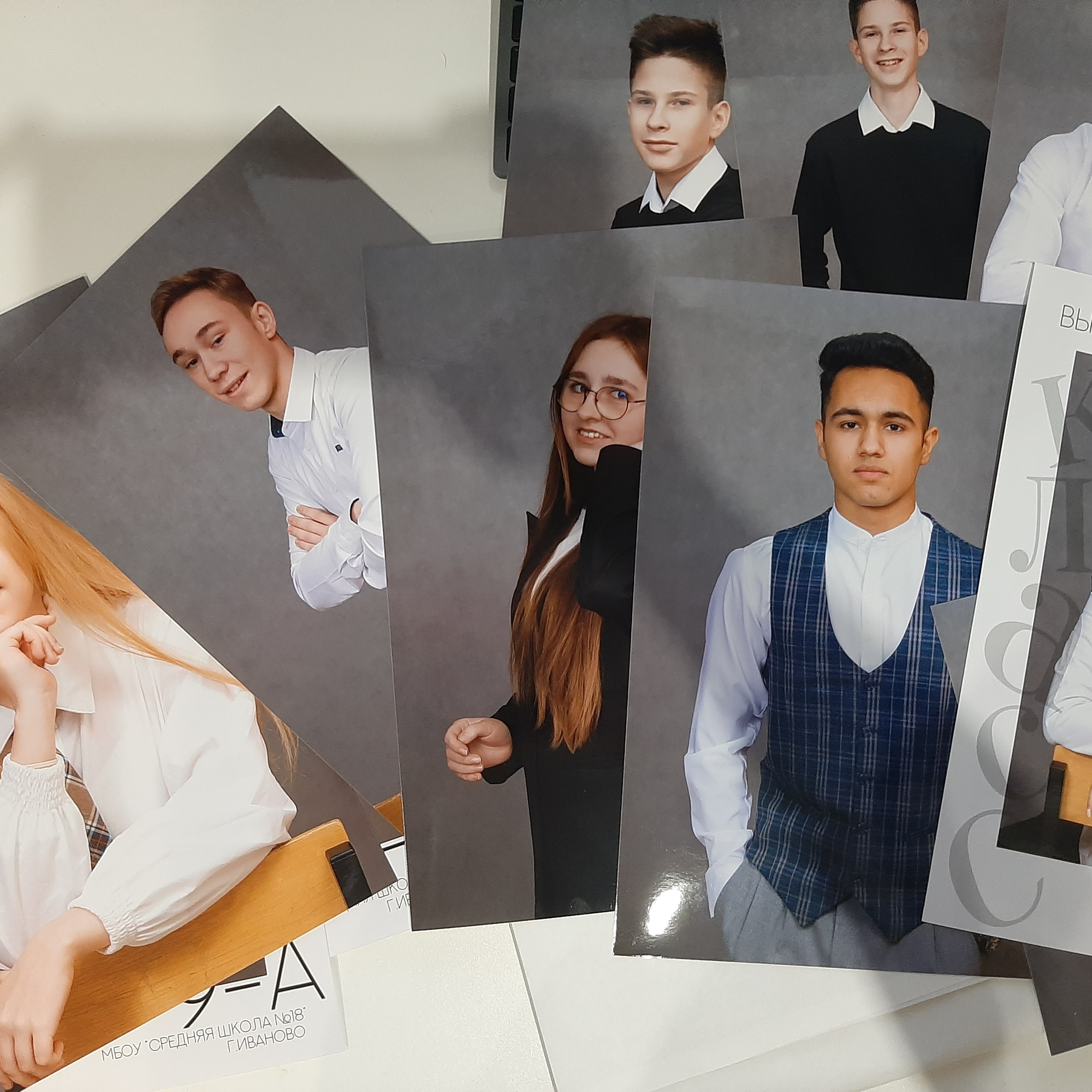 Фото готовых выпускных альбомов для детского сада и школы в Иваново Ярославле Костроме Владимире. Выпускные альбомы в Иваново в детский сад и школу. Александр и Светлана Янкины