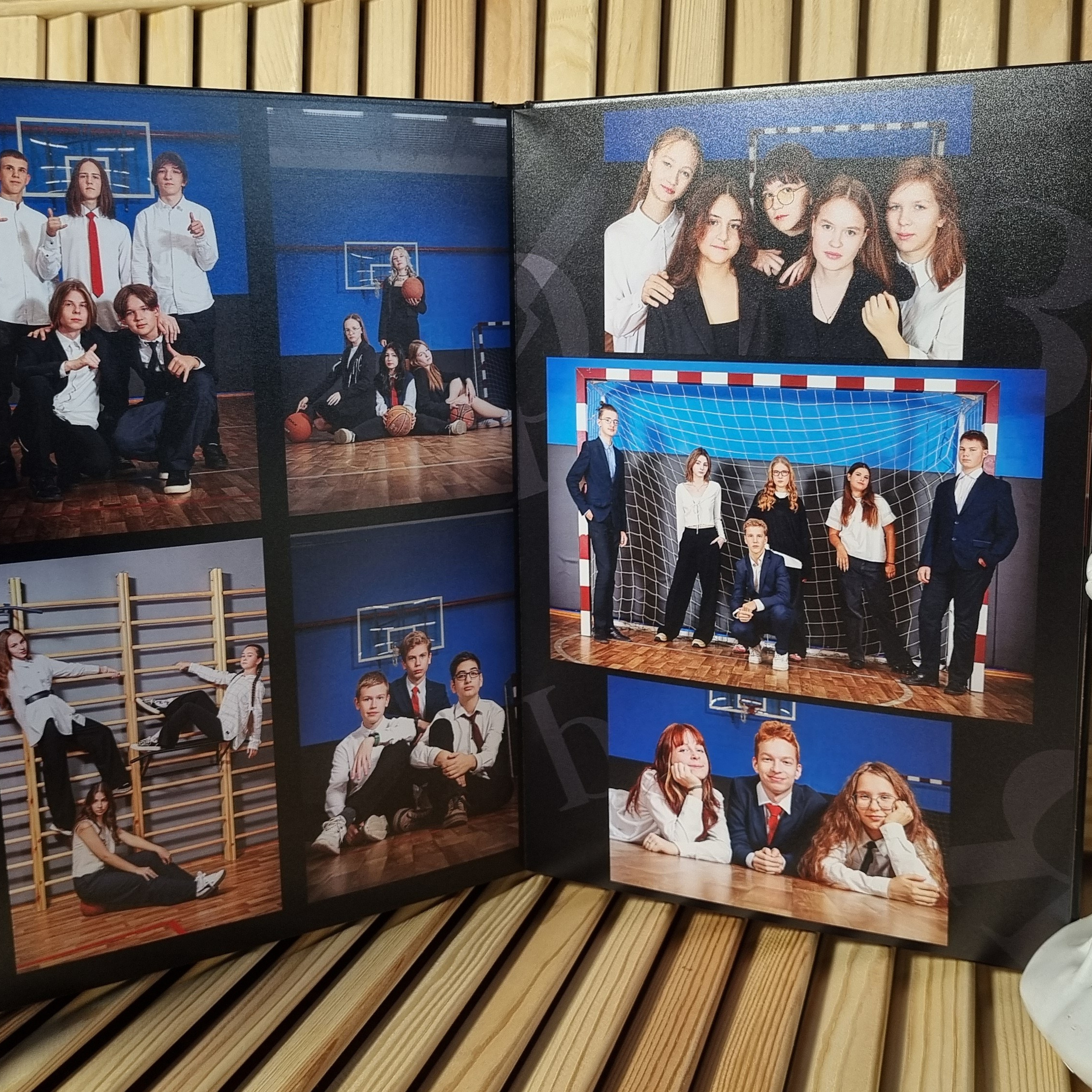 Фото готовых выпускных альбомов для детского сада и школы в Иваново Ярославле Костроме Владимире. Выпускные альбомы в Иваново в детский сад и школу. Александр и Светлана Янкины