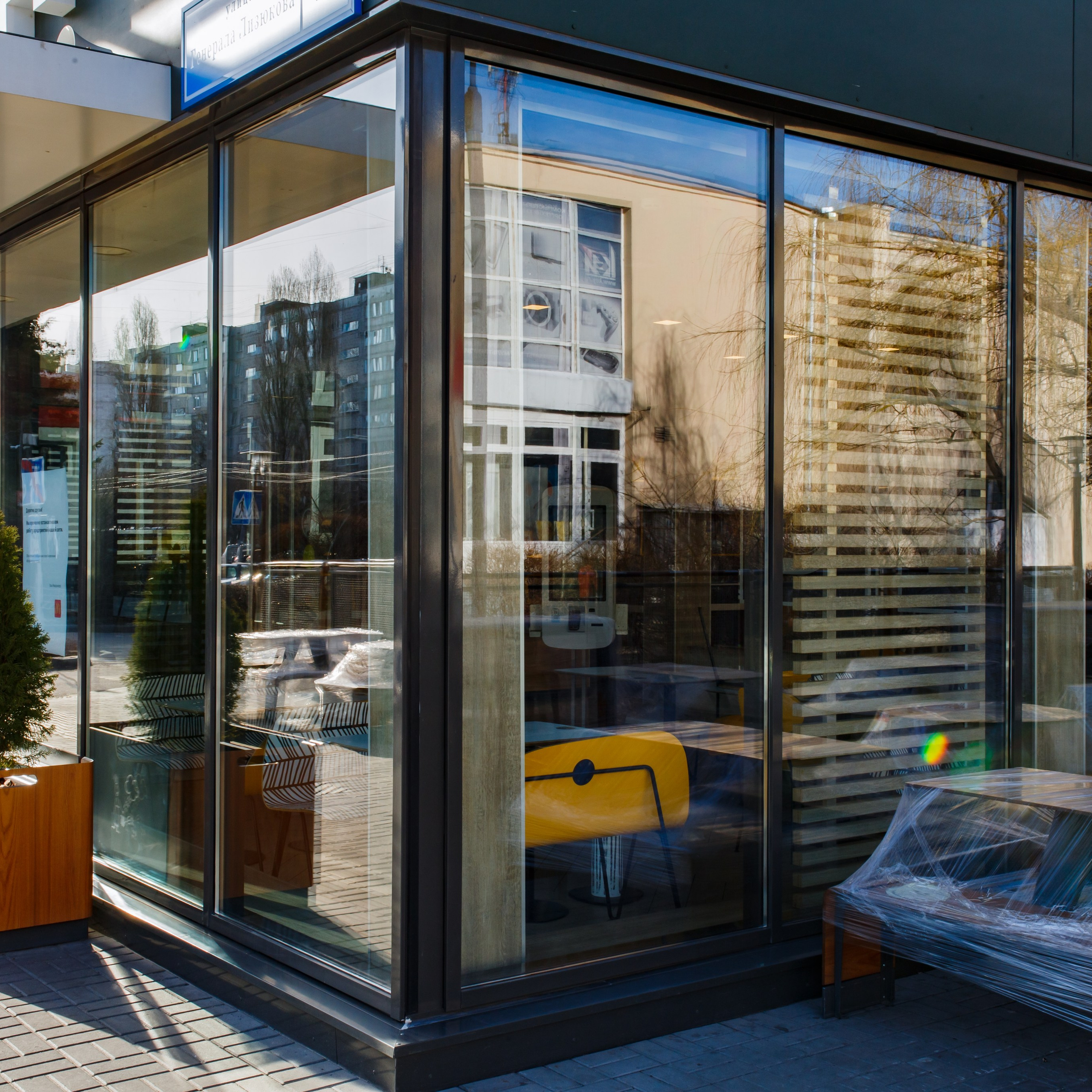 АО «Рубль», остекления зданий