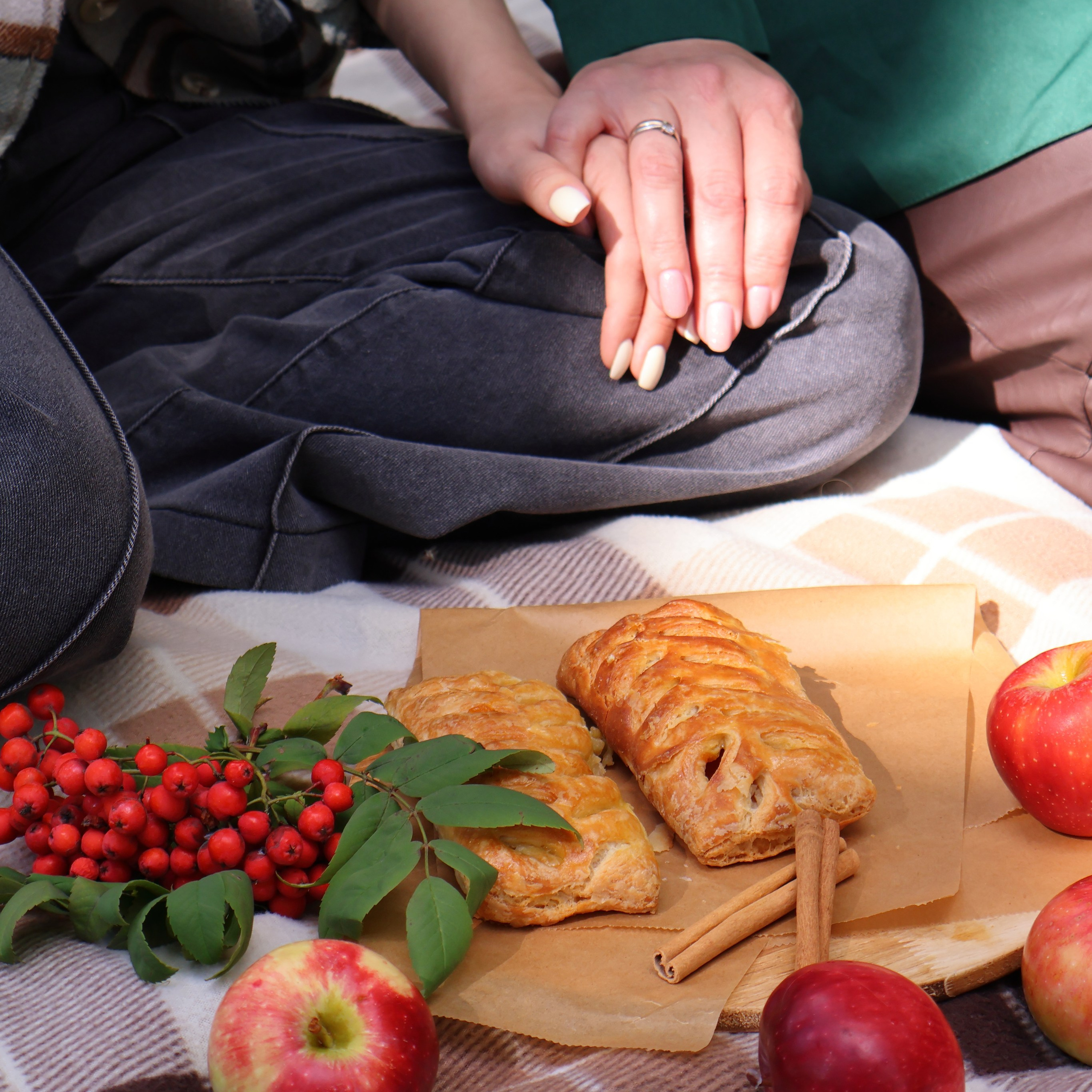 Осенний пикник мамы и дочери. Фотограф АНАСТАСИЯ ПЛАТОВА