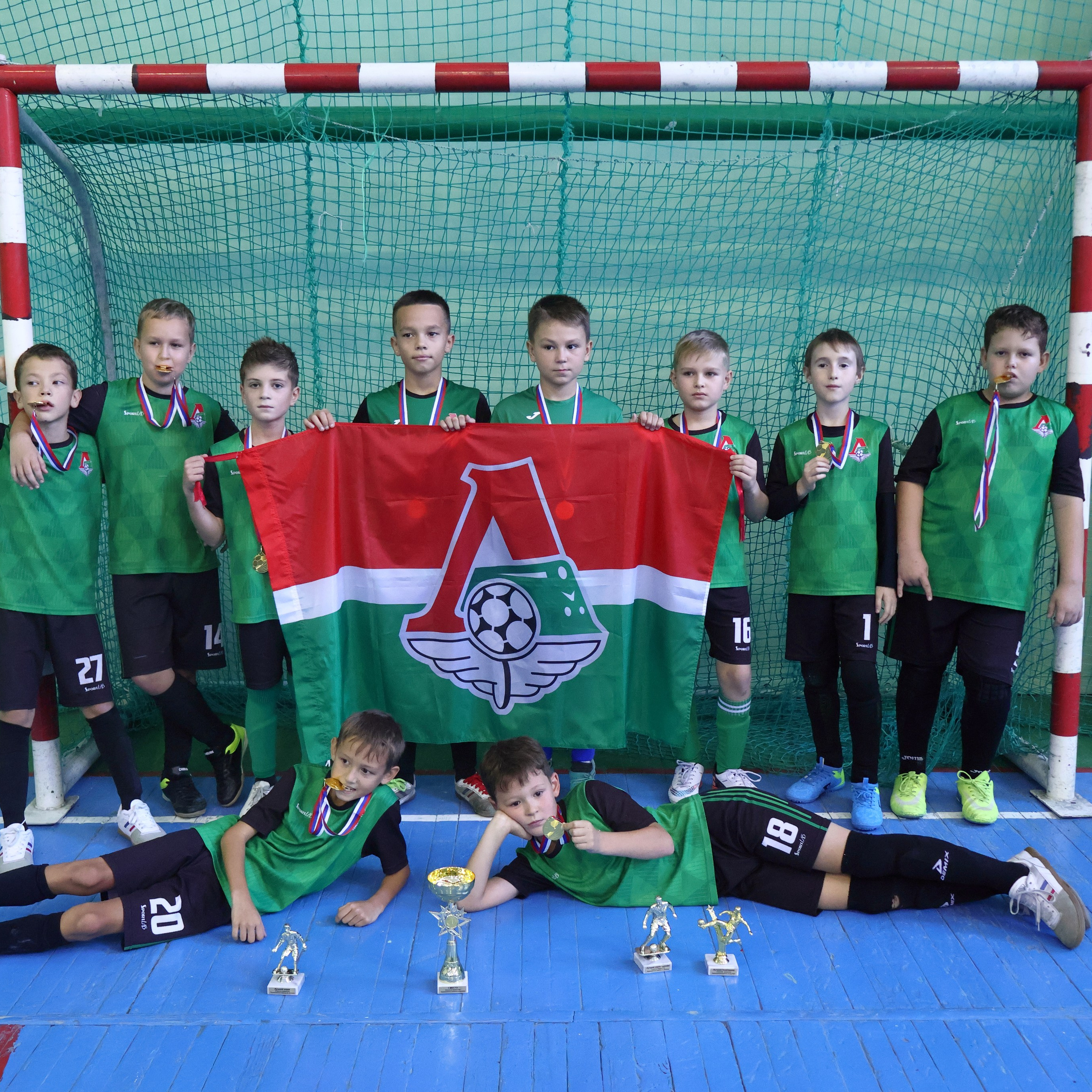 Футбол 12.10.2025. Фотограф АНАСТАСИЯ ПЛАТОВА