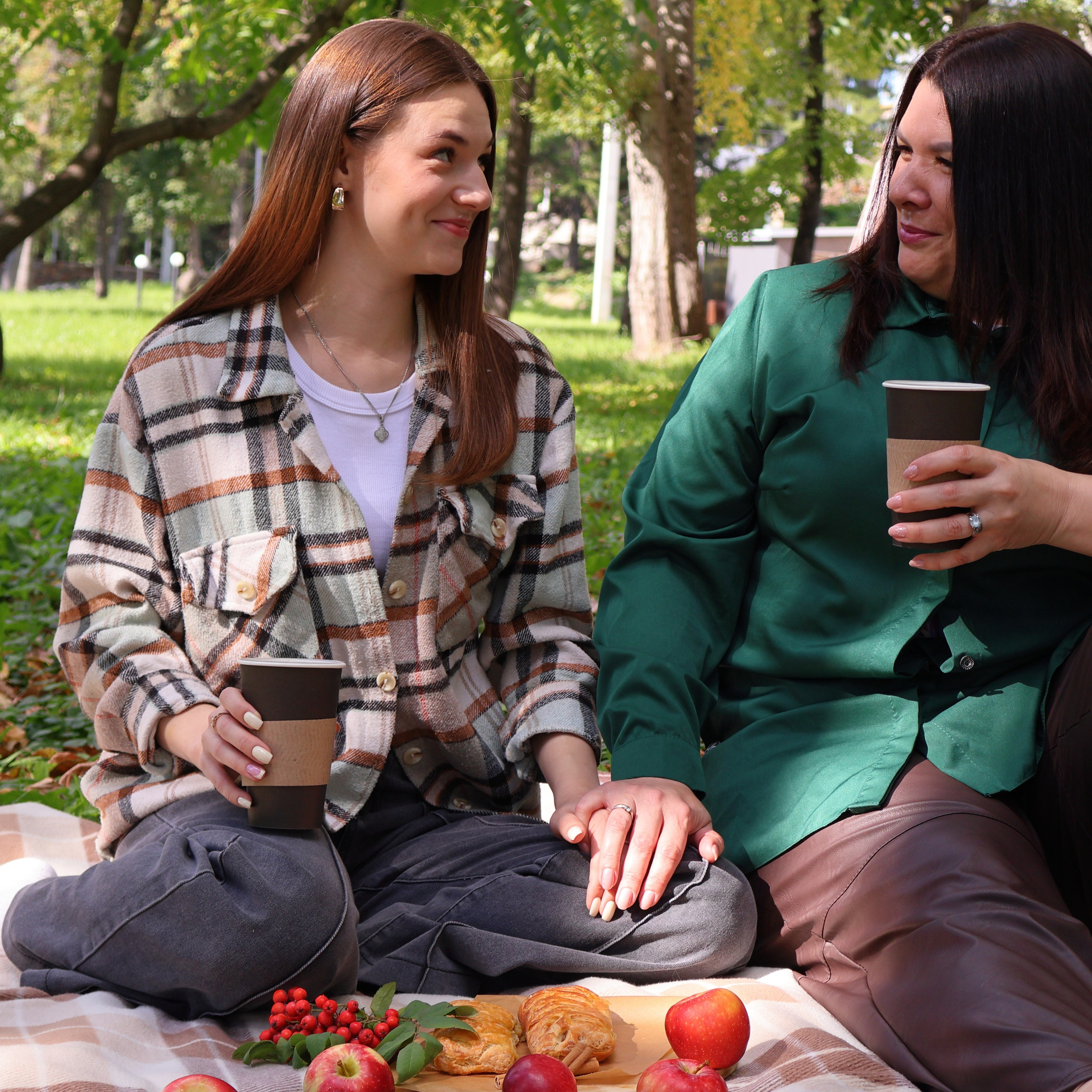 Осенний пикник мамы и дочери. Фотограф АНАСТАСИЯ ПЛАТОВА
