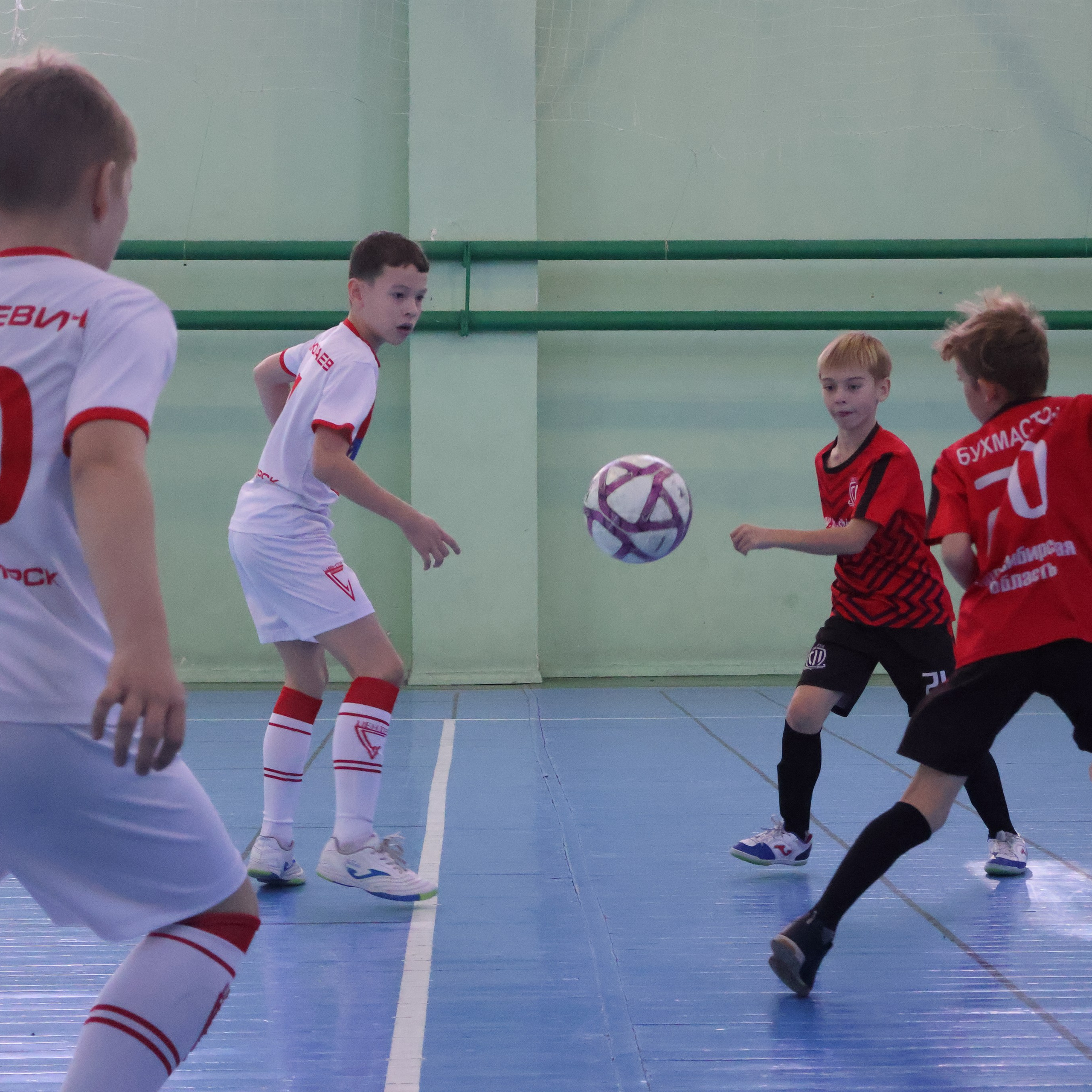 Футбол 12.10.2025. Фотограф АНАСТАСИЯ ПЛАТОВА