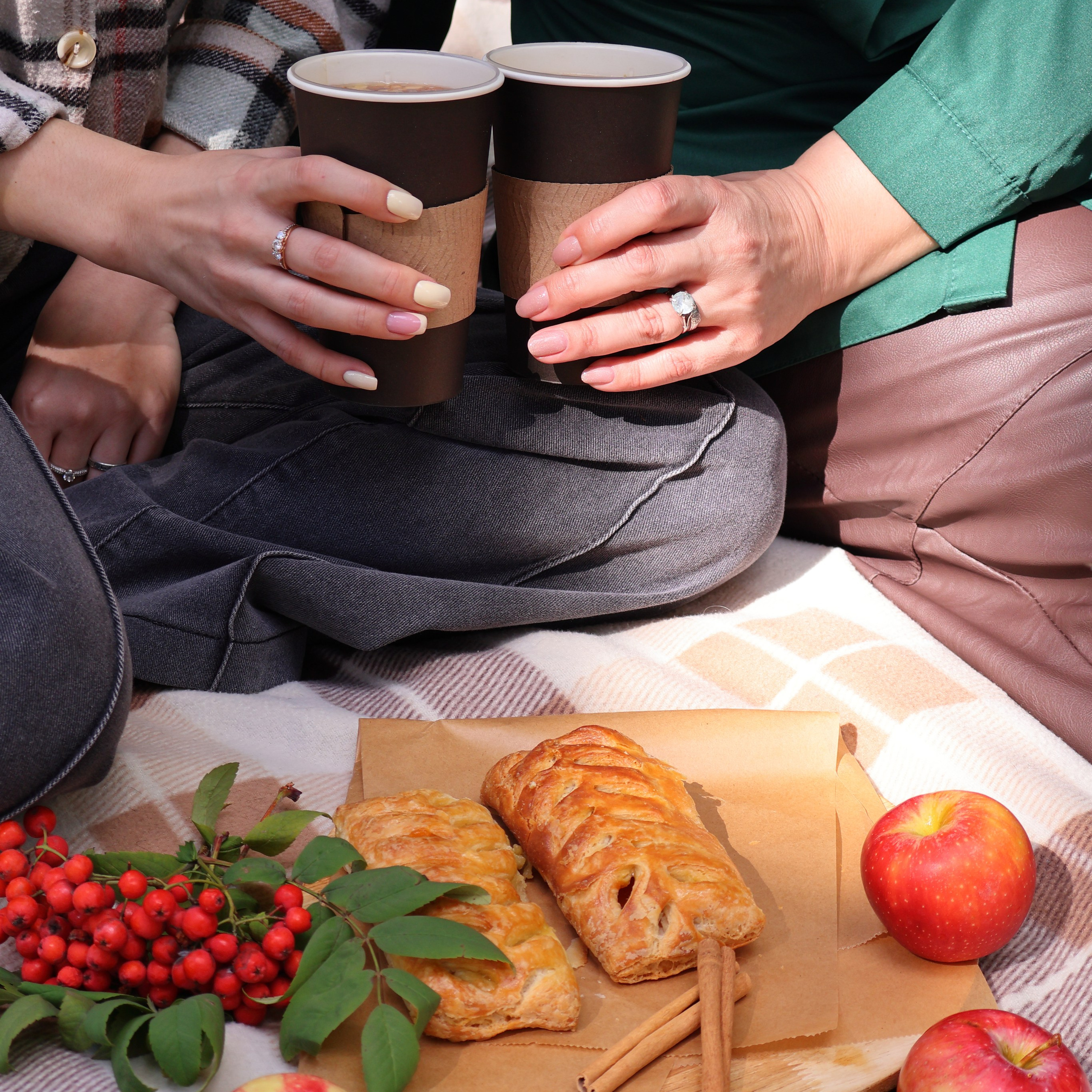 Осенний пикник мамы и дочери. Фотограф АНАСТАСИЯ ПЛАТОВА