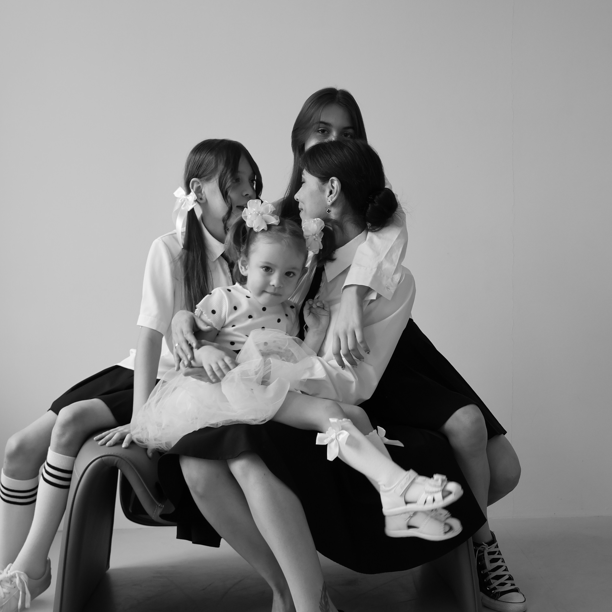 Мама и три дочки. Фотограф АНАСТАСИЯ ПЛАТОВА