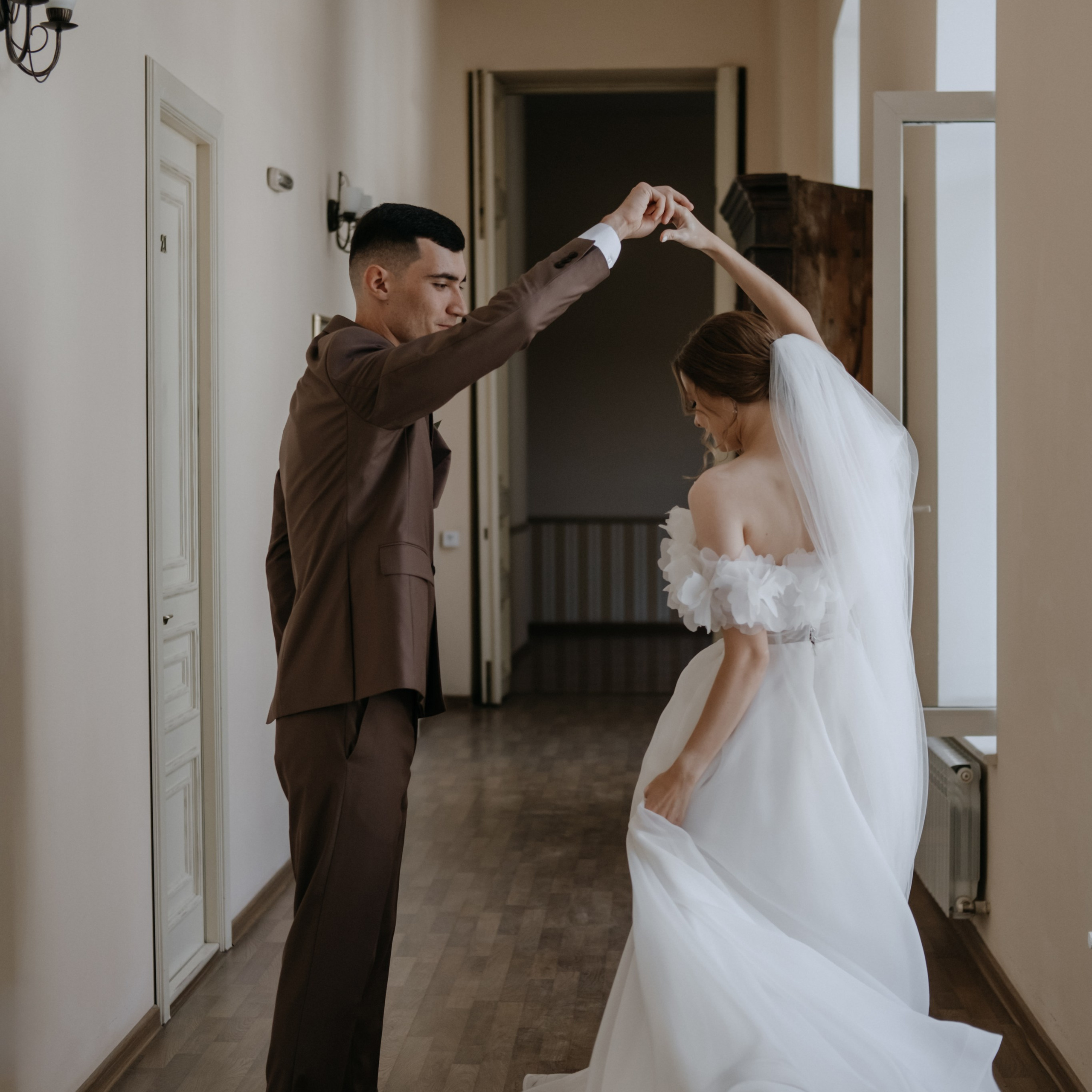 Роберт и Анна