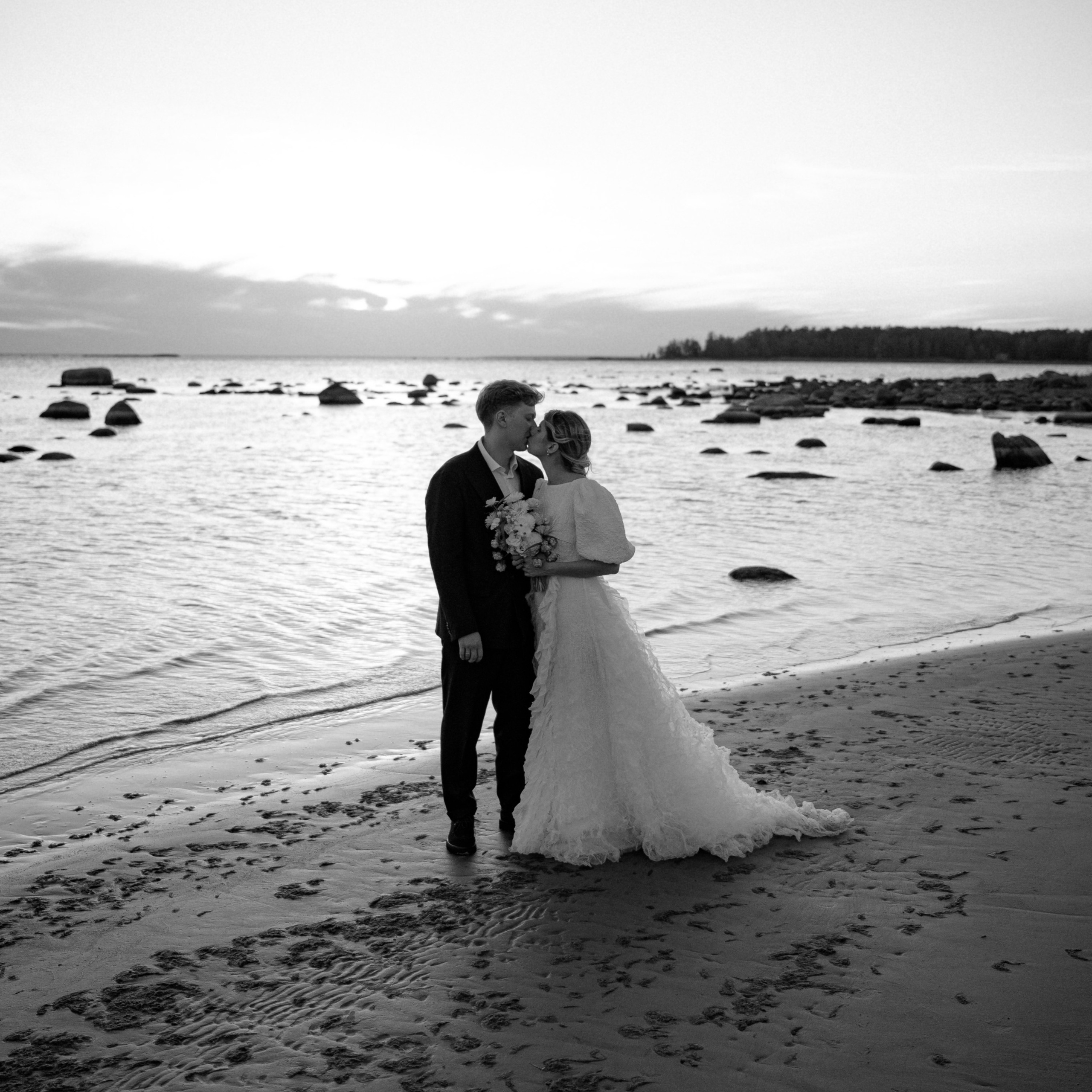 На берегу залива