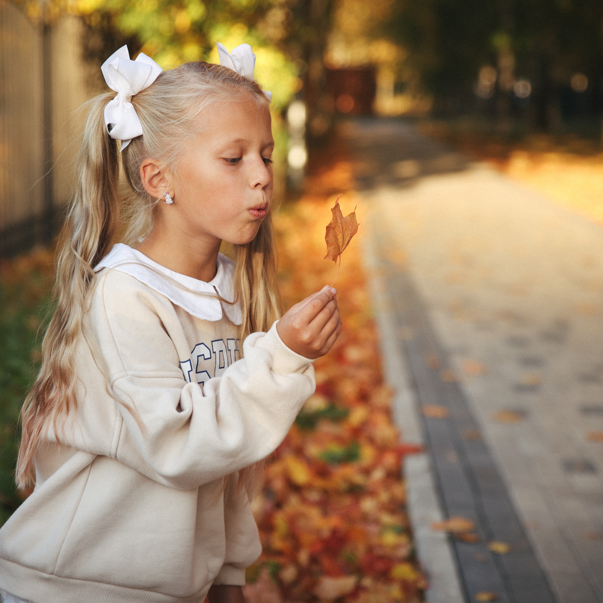Осенняя прогулка с Делей