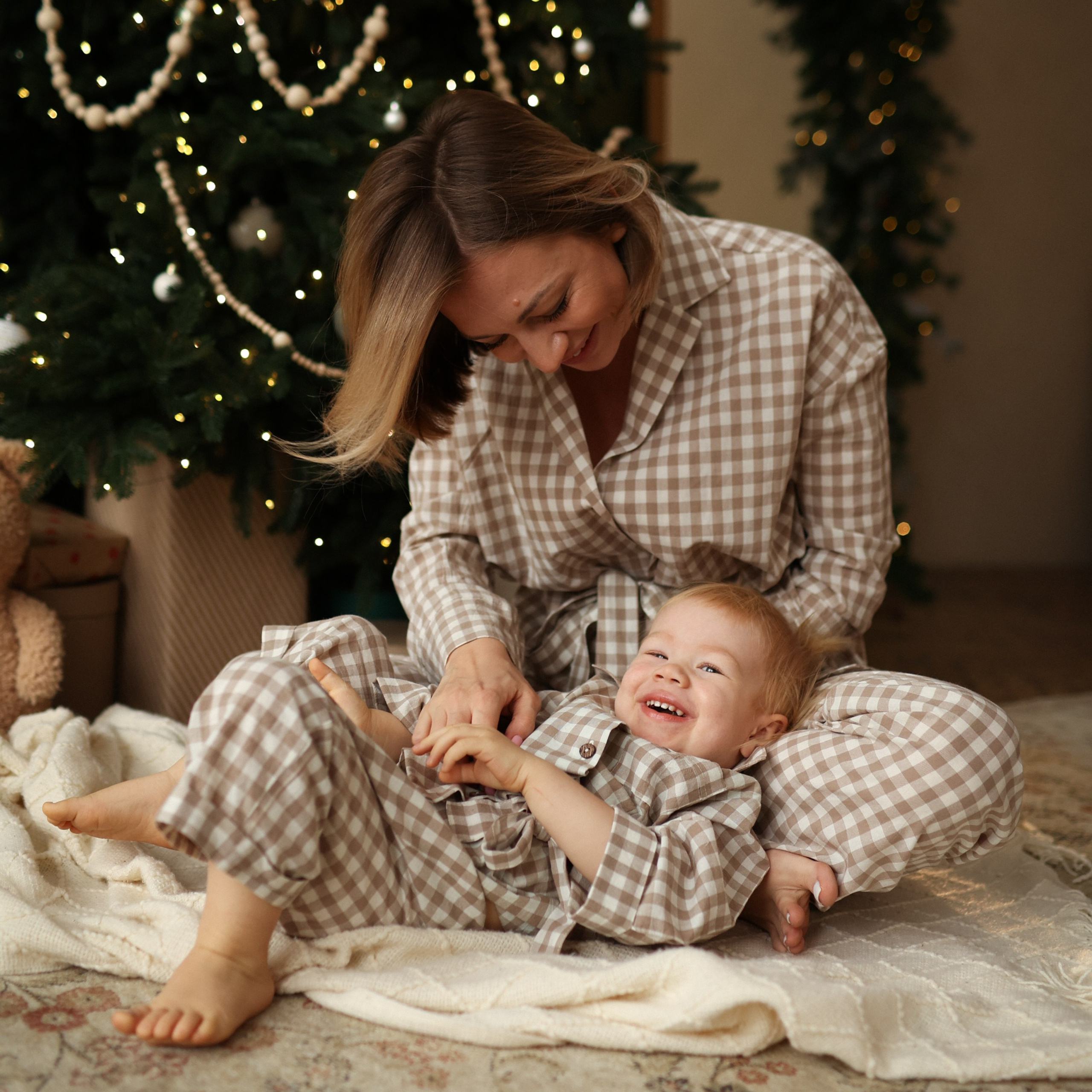 История Ани и Адель