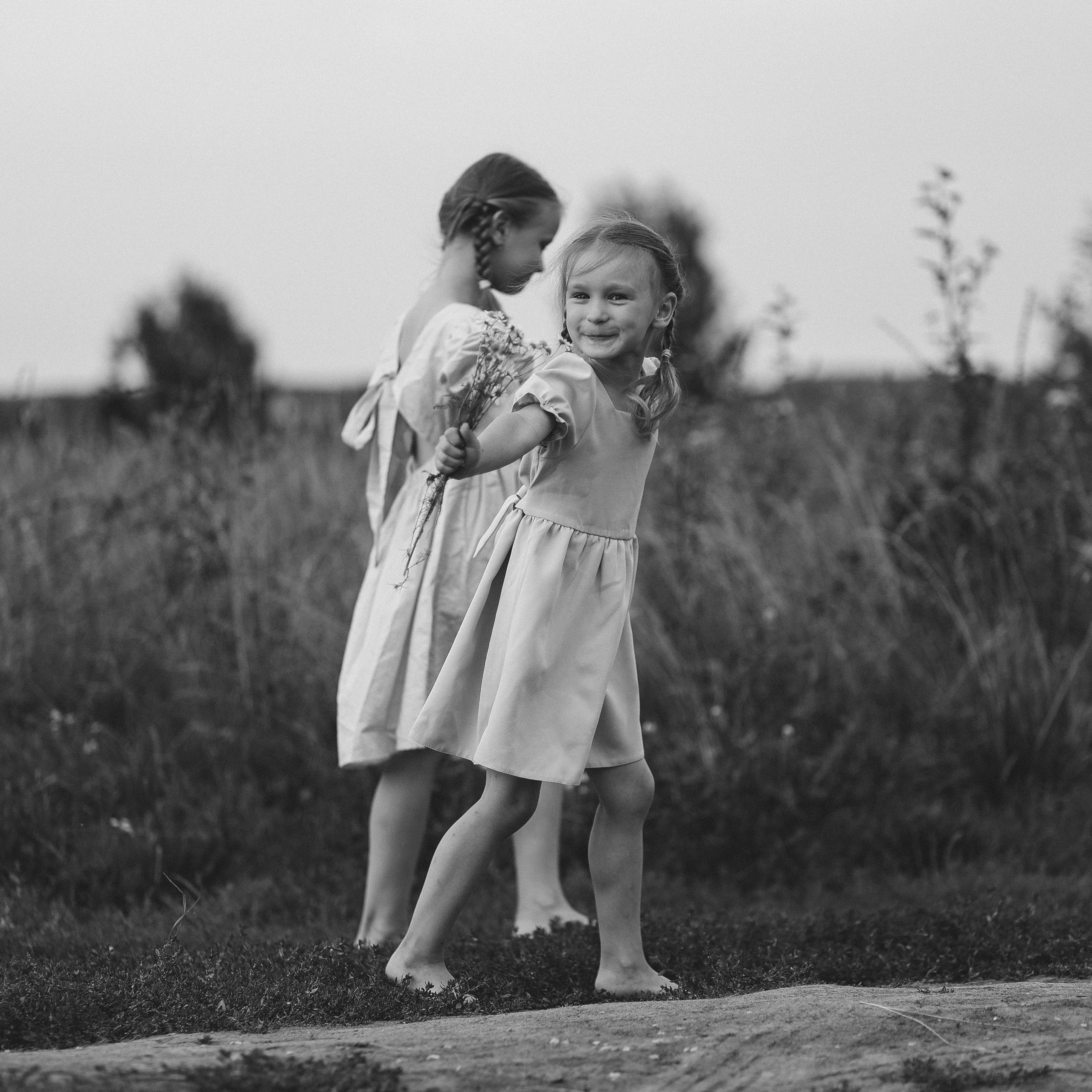 Девочки в деревне