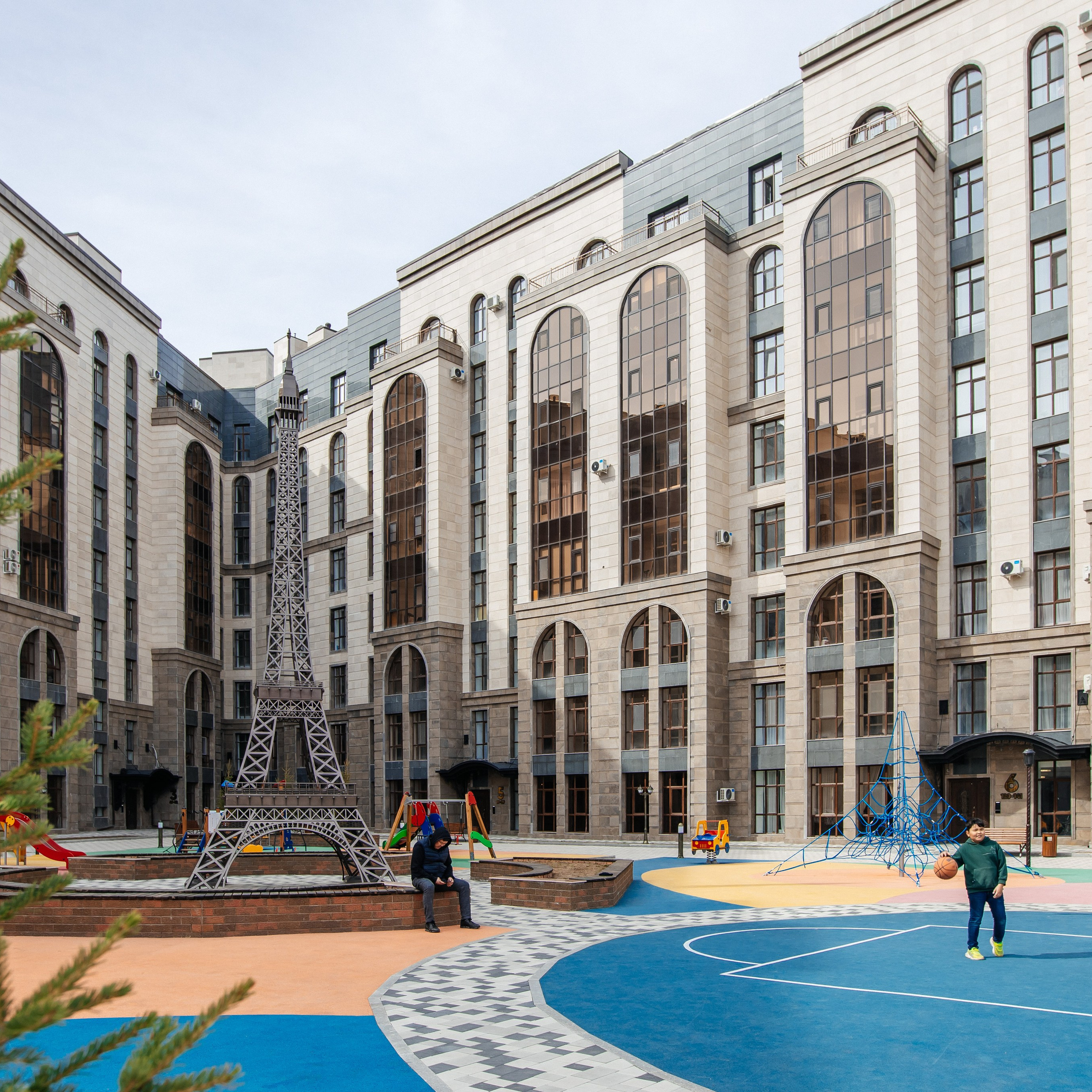 Проект 5. Сбор фотографии ЖК для клипа «Хочу квартиру от Габита». Дата: май 2022