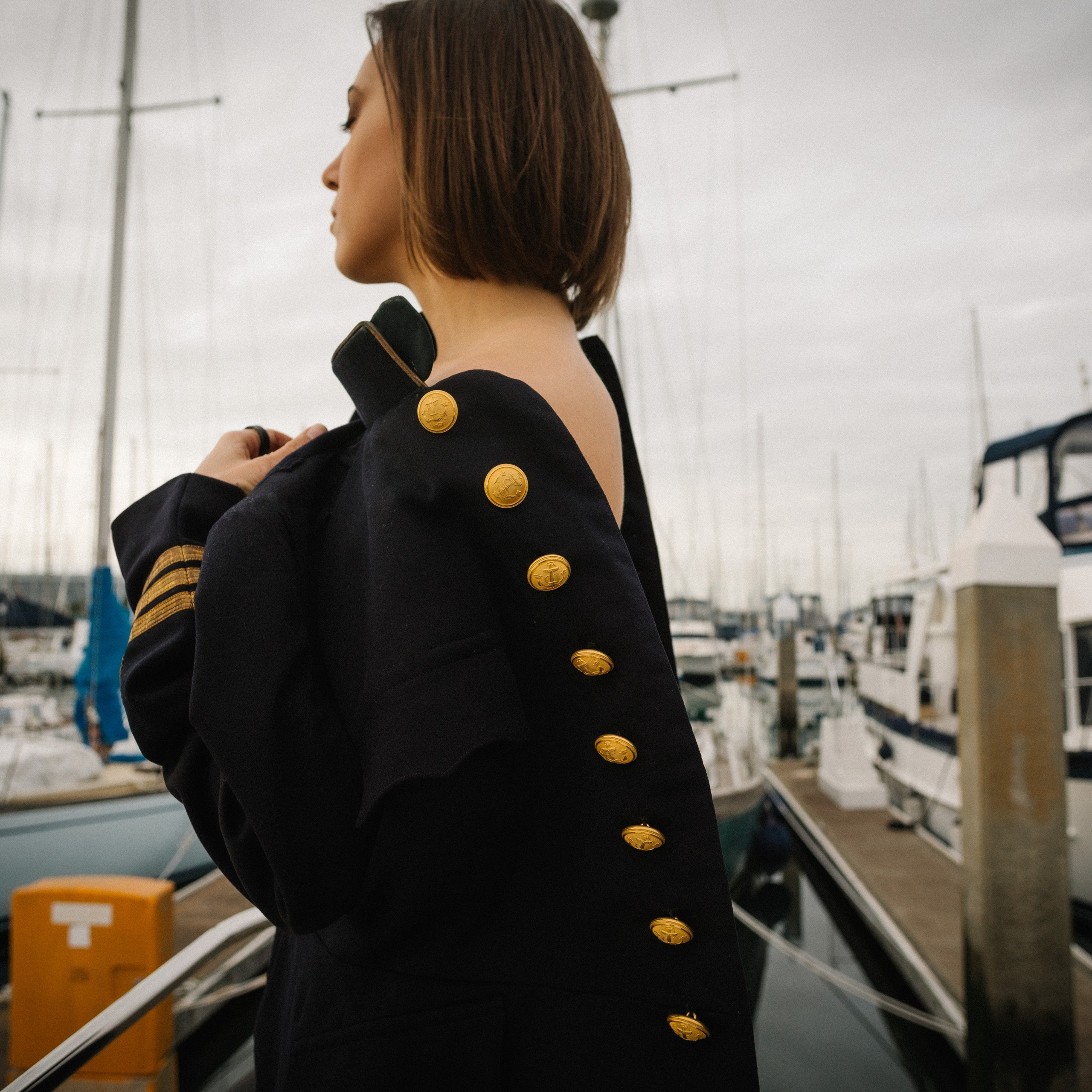 Reviews. Portraits and photojournalistic photograph