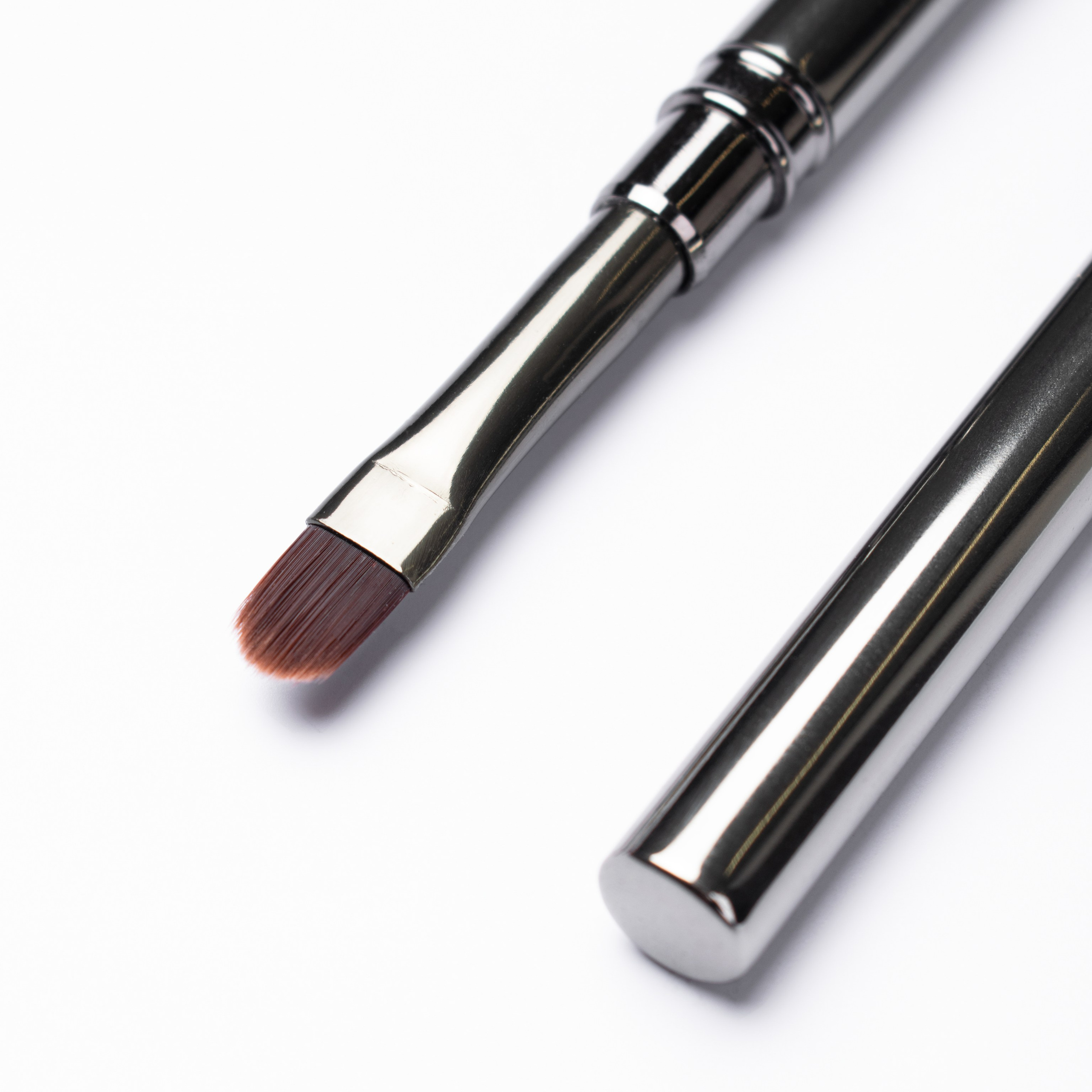 Съёмка на&nbsp;белый фон (с&nbsp;фоном)