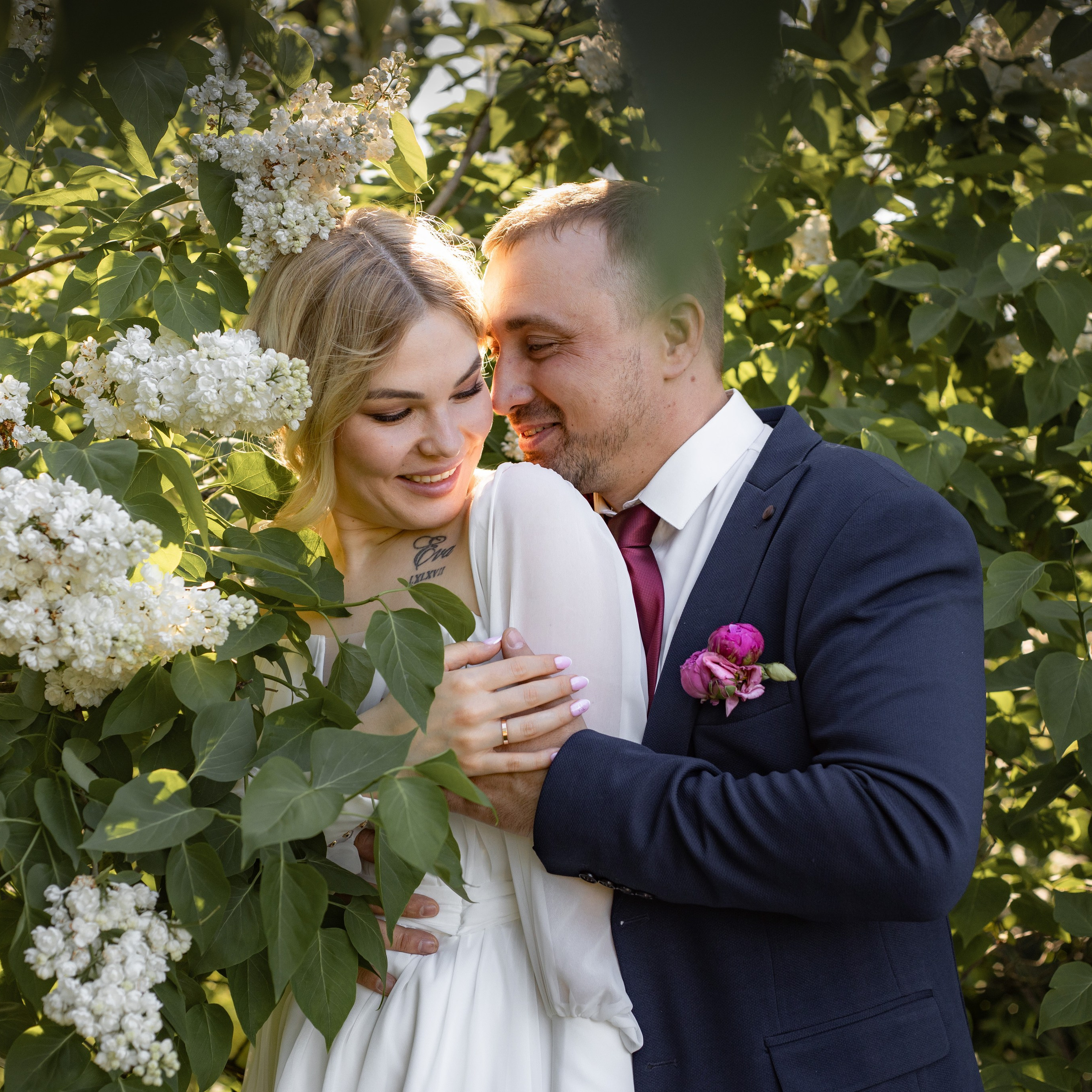 Свадебная фотосессия в Сиреневом парке