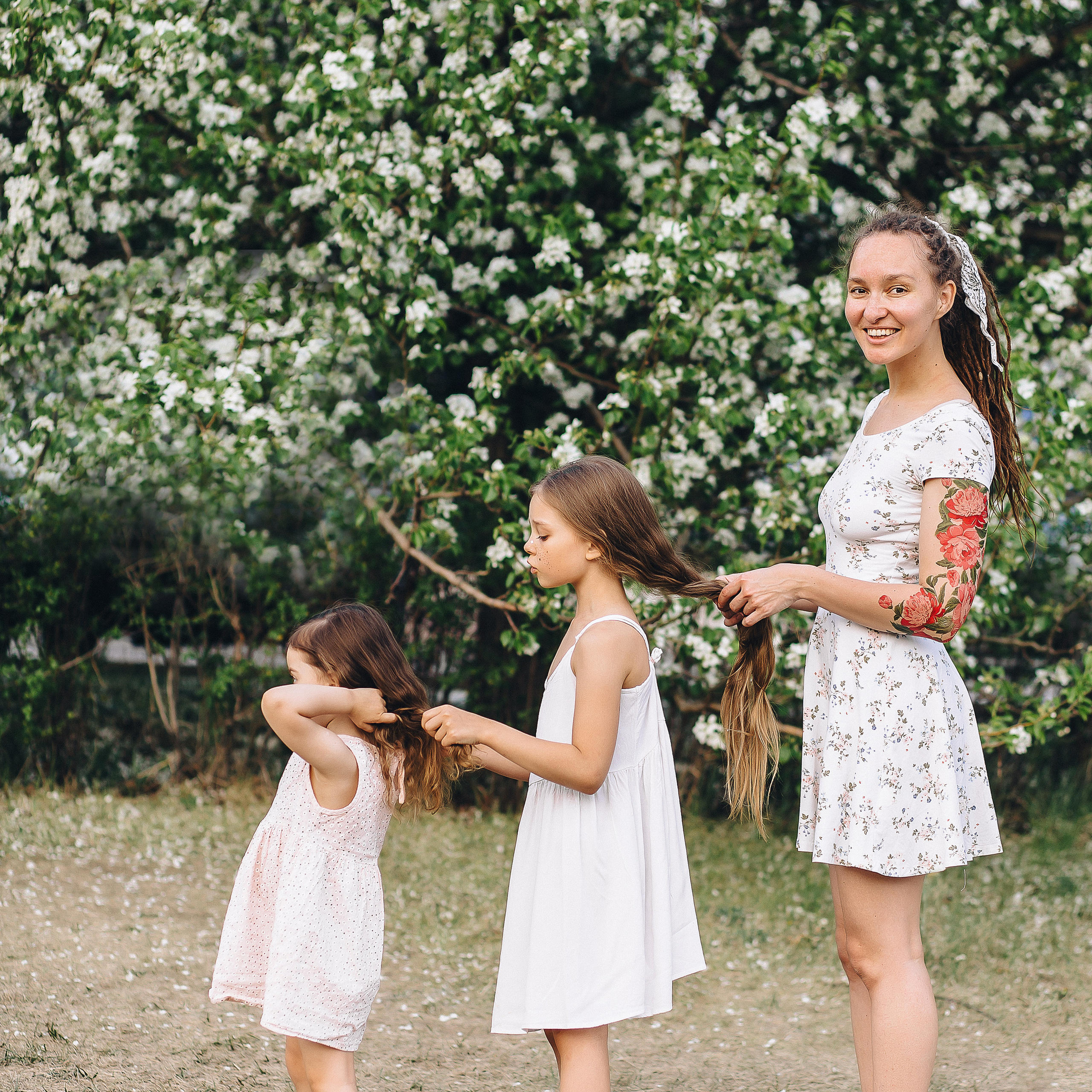 Катя с дочами