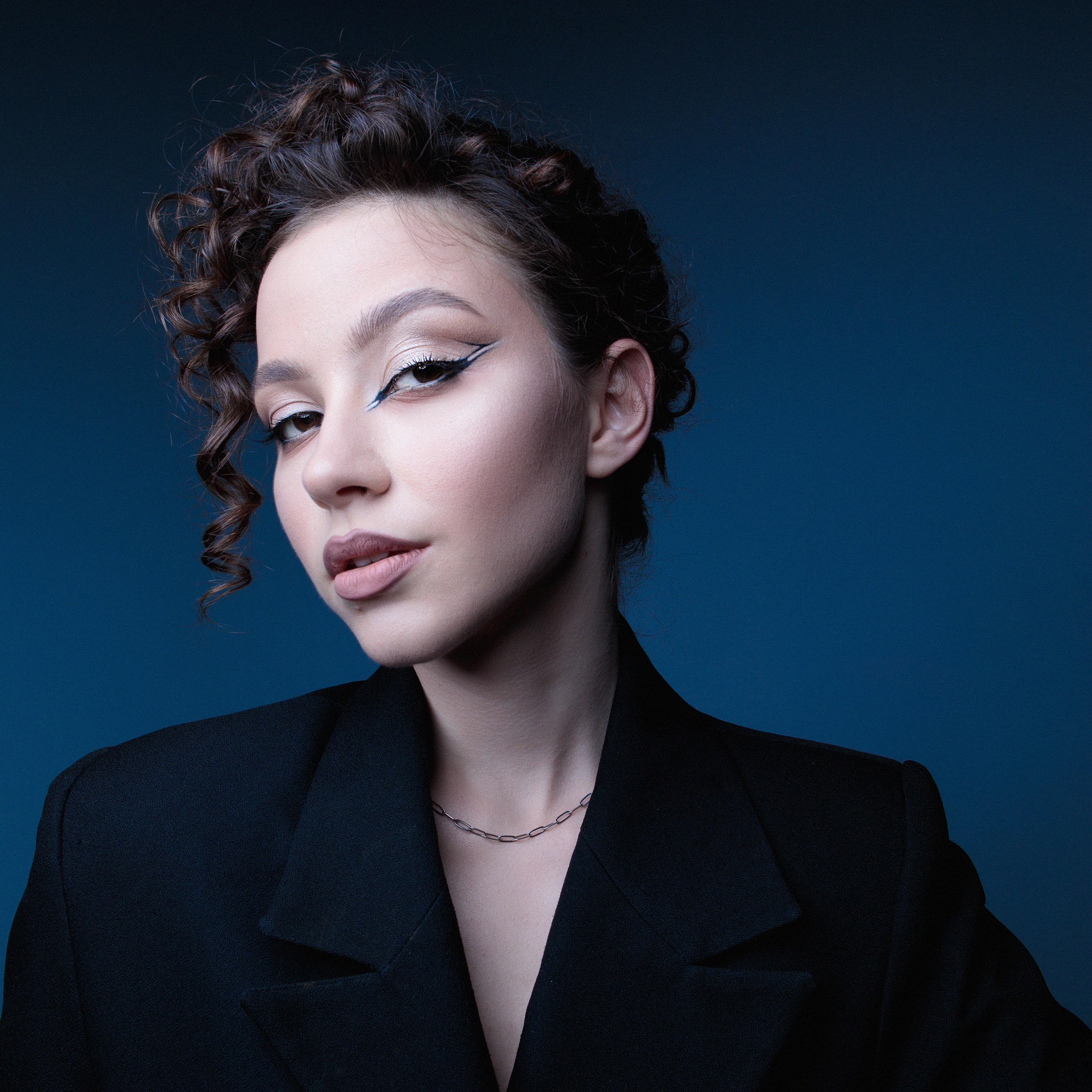 В студии ярко