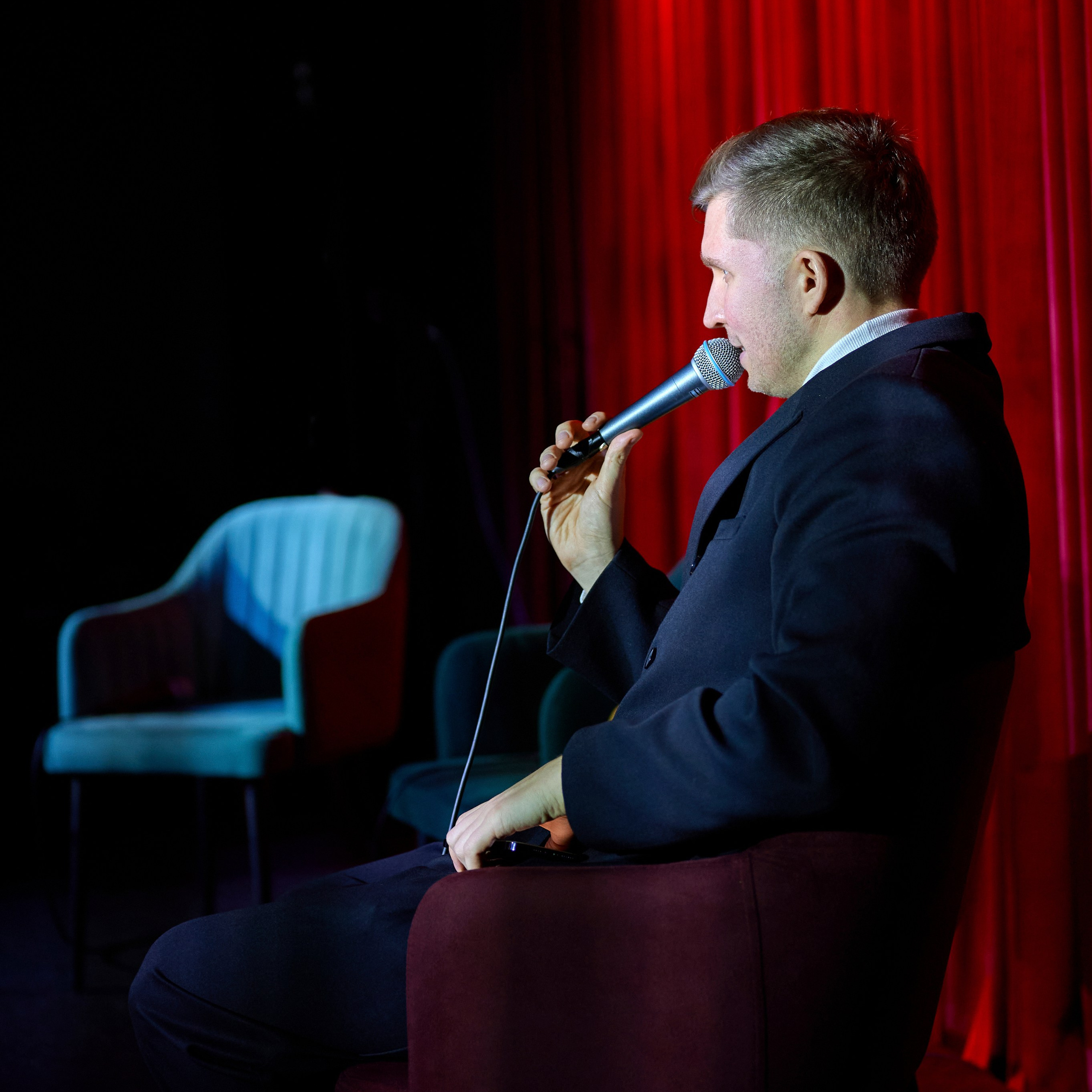 Комедийное шоу «ПАМАГИТЕ»