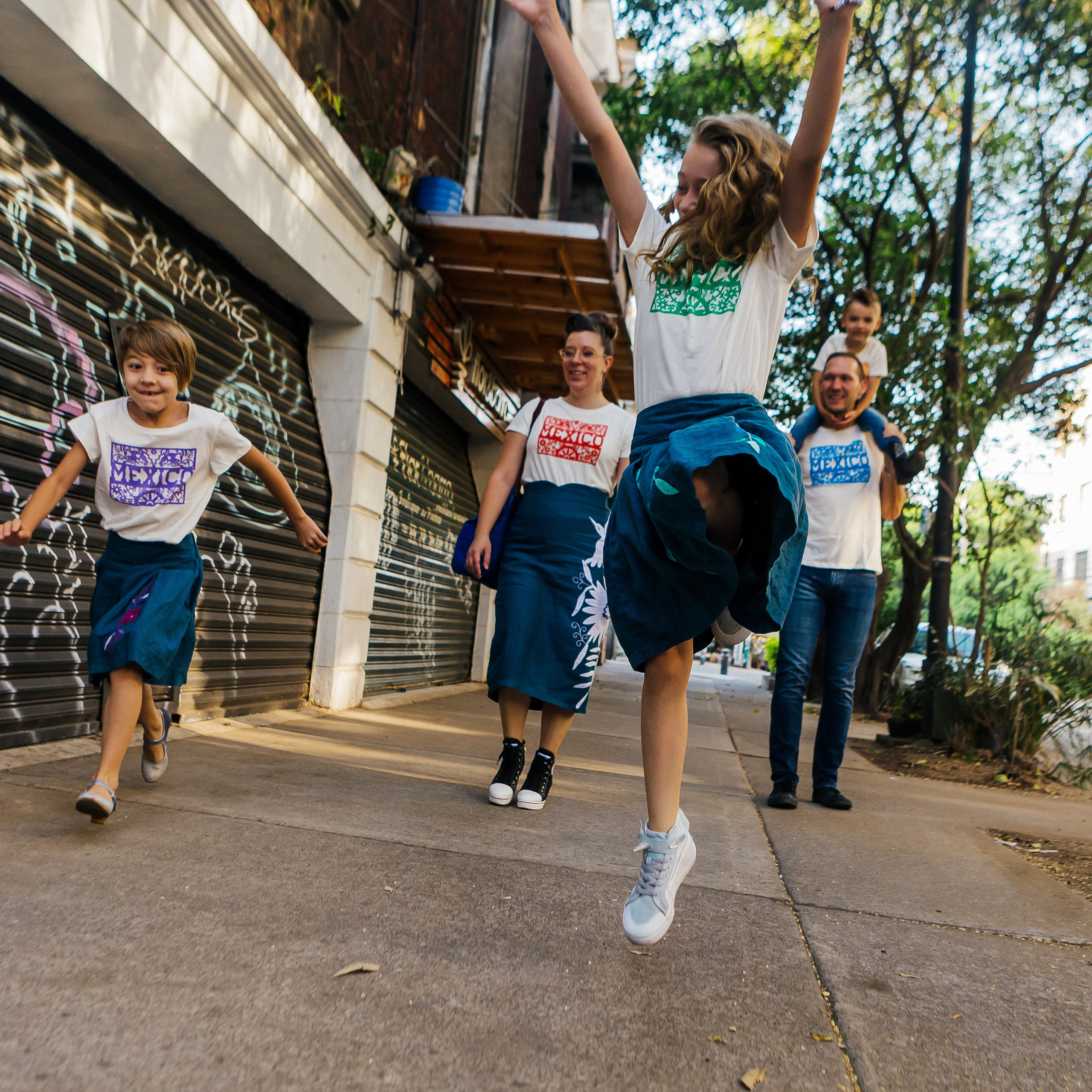 Семья Бэар и Ванессы