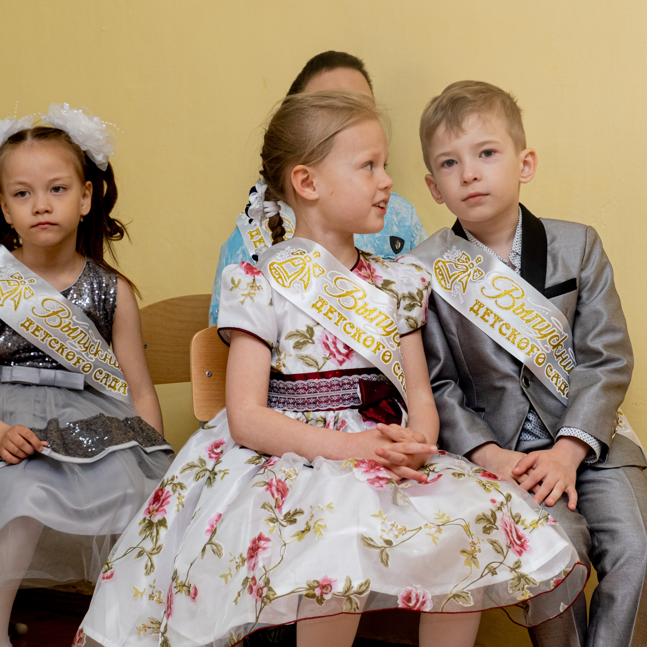 Выпускные Уфа. Фотограф Уфа. Фотограф на выпускной вечер. Ведущий на выпускной вечер. Организация и проведение выпускных в городе Уфа и за его пределами. Таблица расходов на проведение, последнего звонка, торжественной части и выпускного. Чек — лист на выпускной. Фотограф в детский сад.