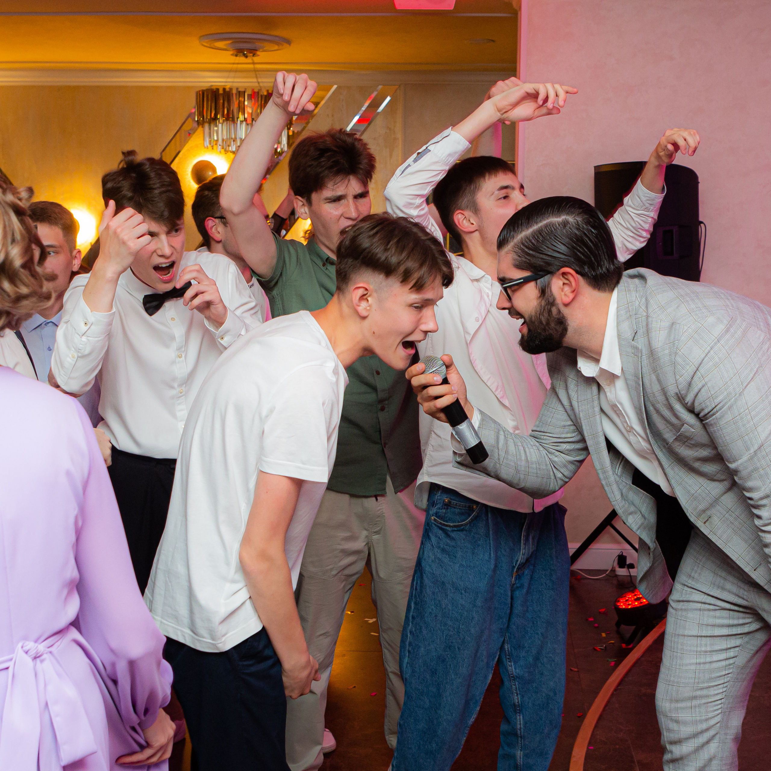 Выпускные Уфа. Фотограф Уфа. Фотограф на выпускной вечер. Ведущий на выпускной вечер. Организация и проведение выпускных в городе Уфа и за его пределами. Таблица расходов на проведение, последнего звонка, торжественной части и выпускного. Чек — лист на выпускной. Фотограф в детский сад.