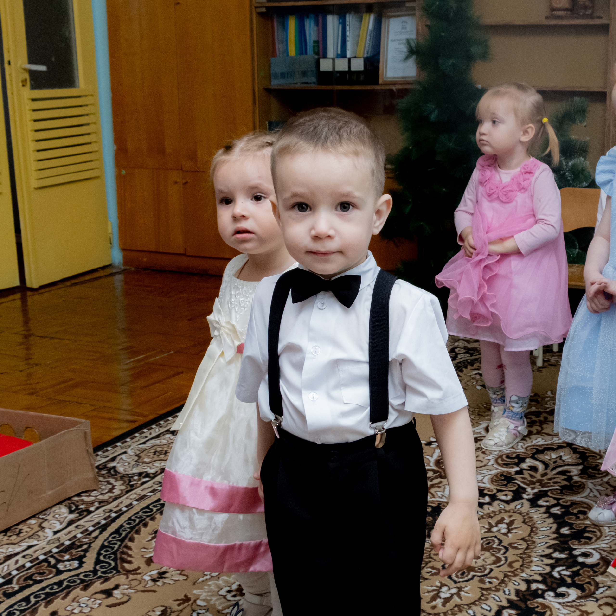 Выпускные Уфа. Фотограф Уфа. Фотограф на выпускной вечер. Ведущий на выпускной вечер. Организация и проведение выпускных в городе Уфа и за его пределами. Таблица расходов на проведение, последнего звонка, торжественной части и выпускного. Чек — лист на выпускной. Фотограф в детский сад.