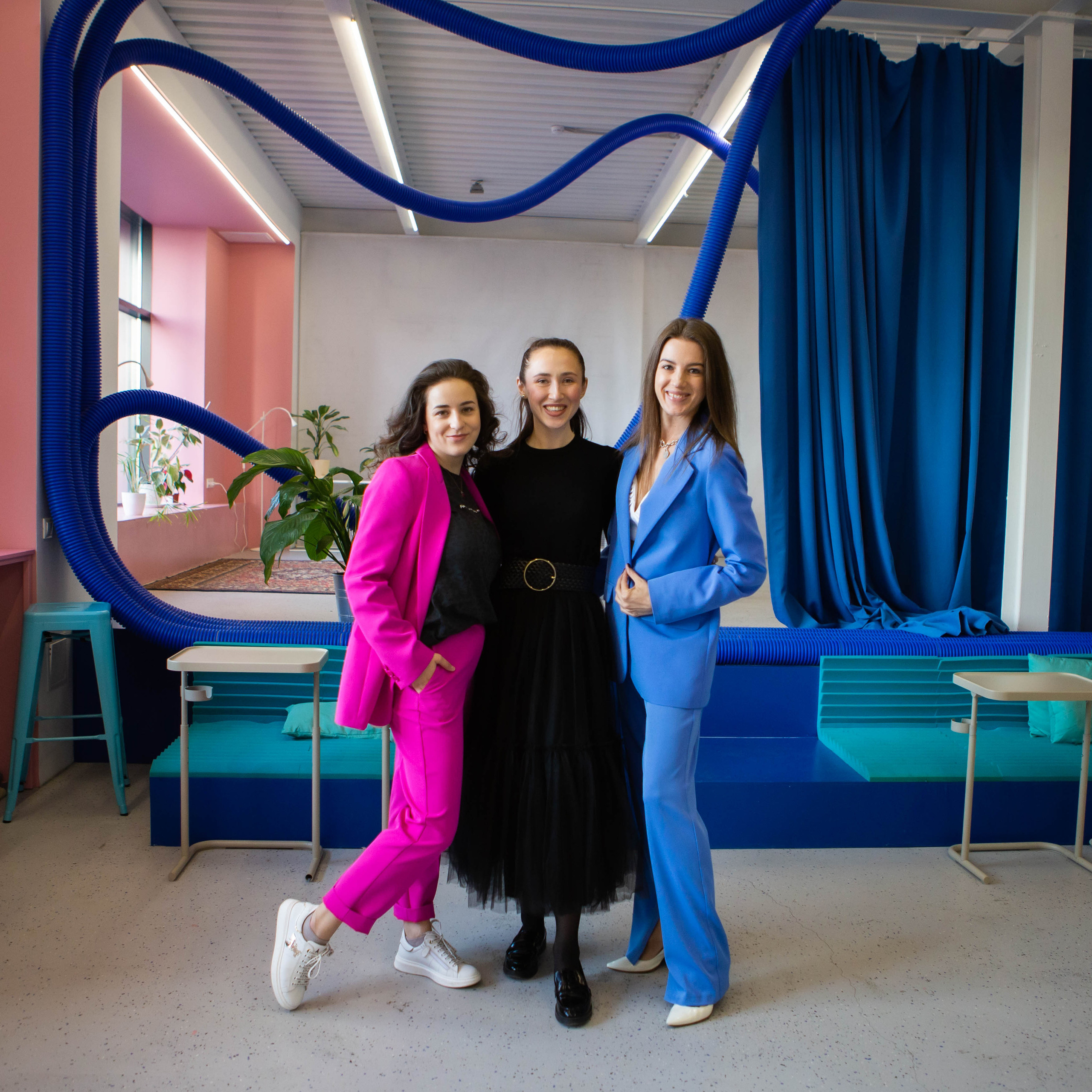 NEON | MATES CLUB NETWORKING