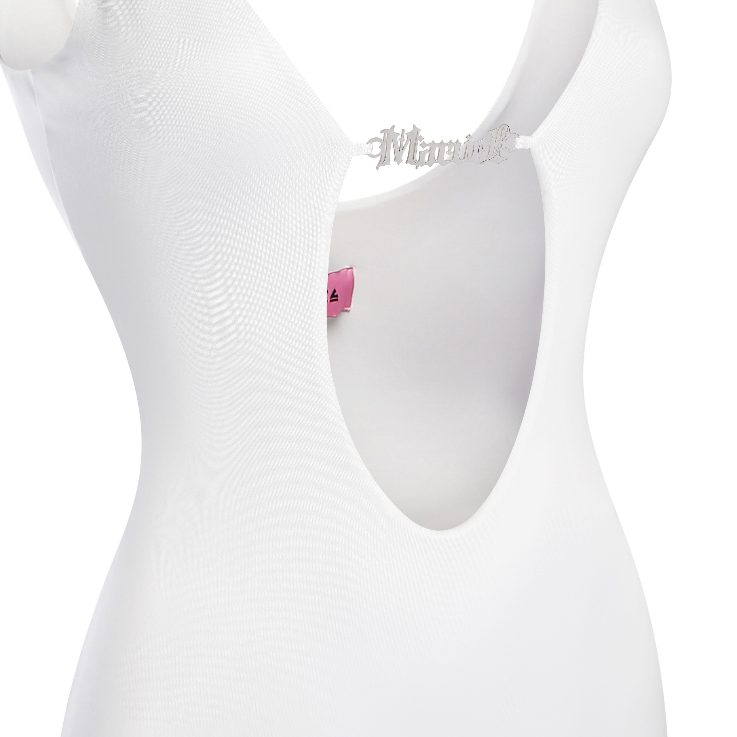 Женский манекен «Съемка премиум одежды на манекене с качественной ретушью и подготовкой к съемке»