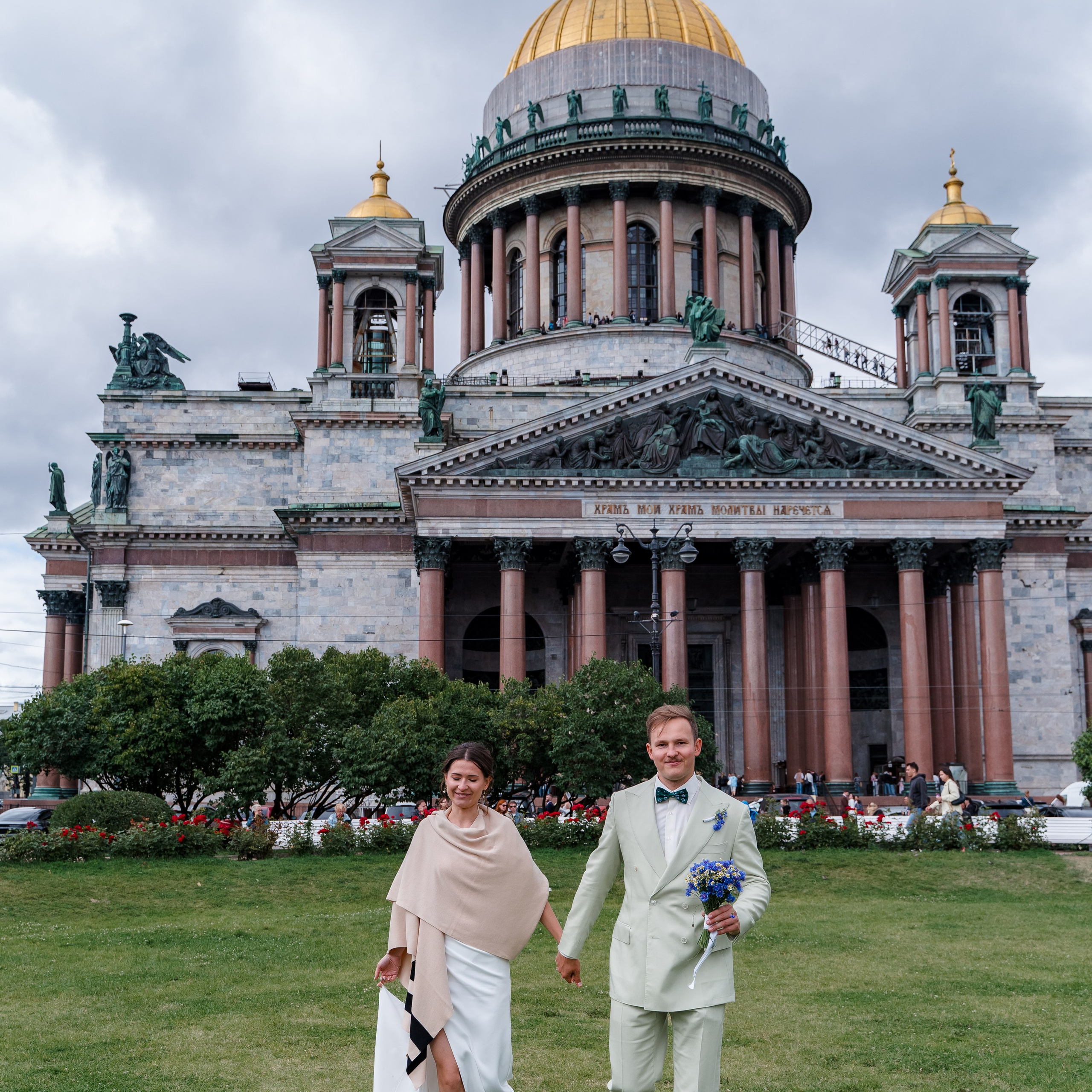 Посмотрите на чудесные отзывы свадебного и фотографа и видеографа