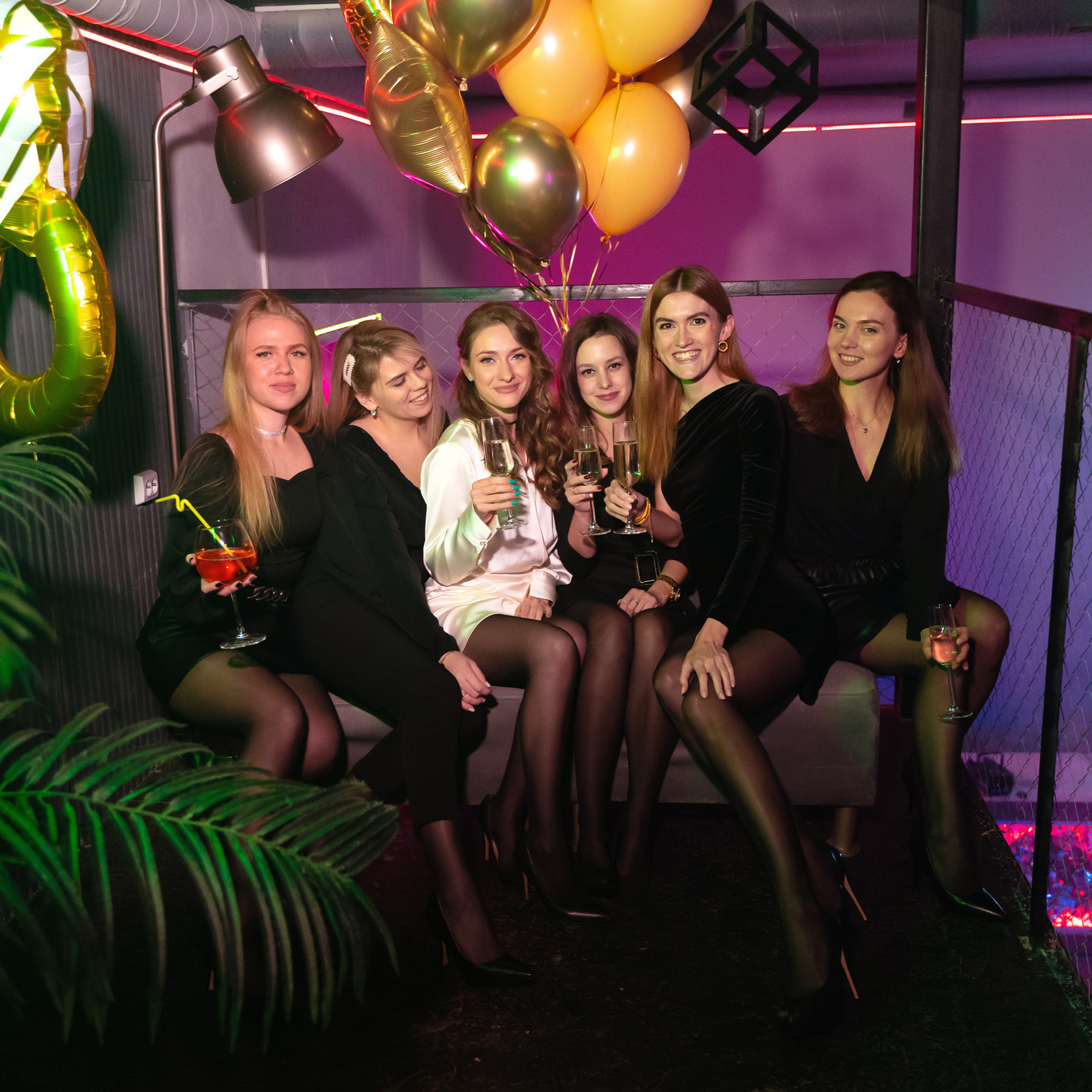 Посмотрите на чудесные отзывы свадебного и фотографа и видеографа