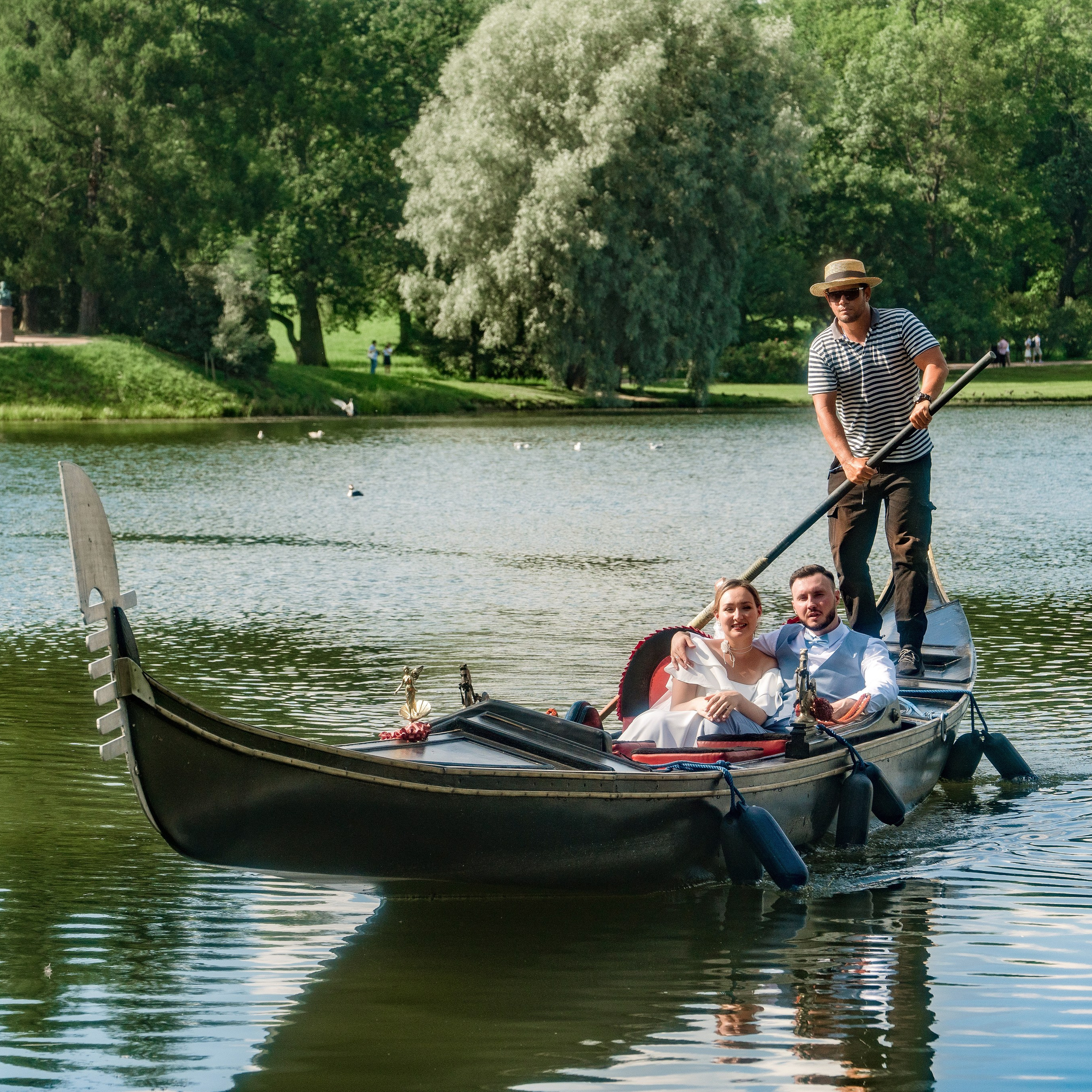 Посмотрите на чудесные отзывы свадебного и фотографа и видеографа