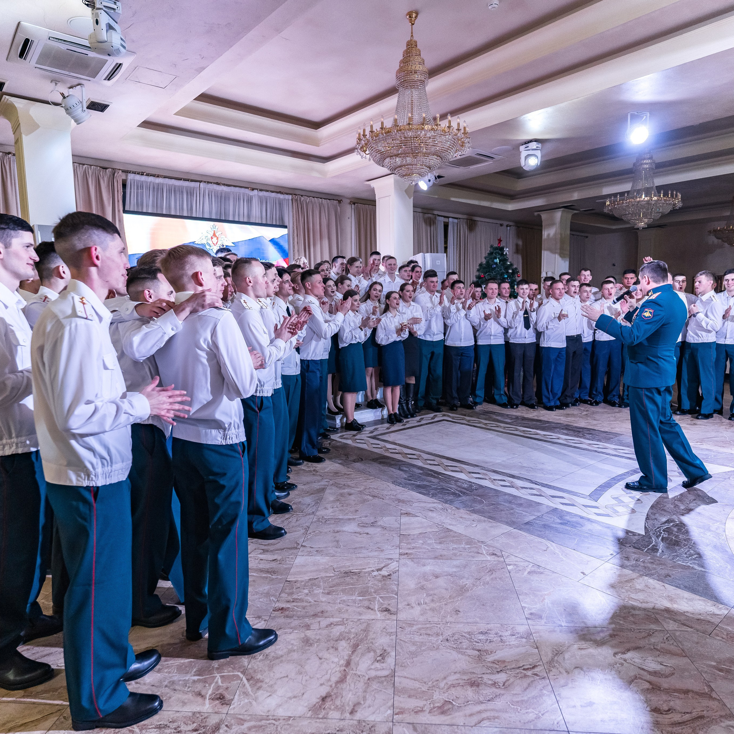 Посмотрите на чудесные отзывы свадебного и фотографа и видеографа