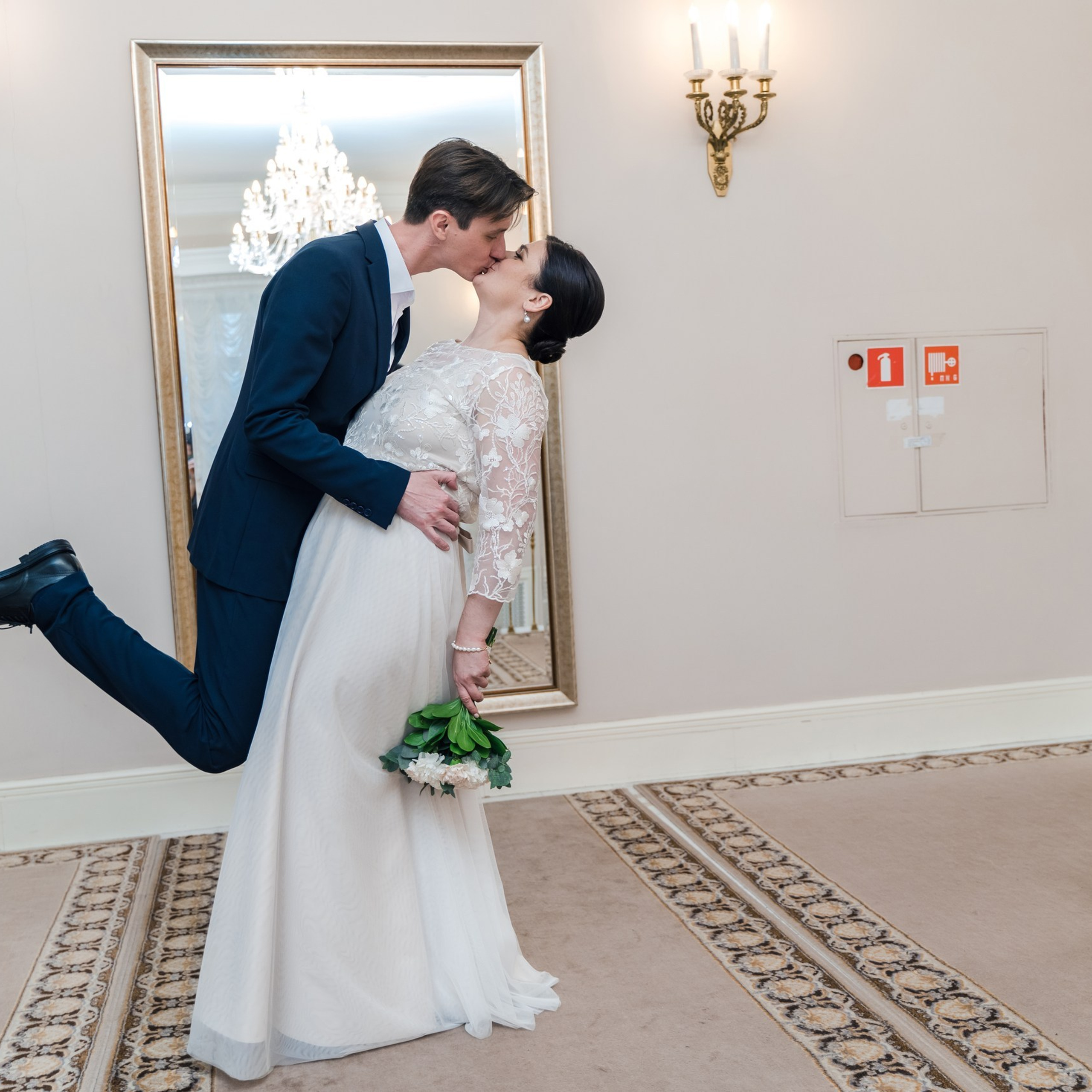 Посмотрите на чудесные отзывы свадебного и фотографа и видеографа