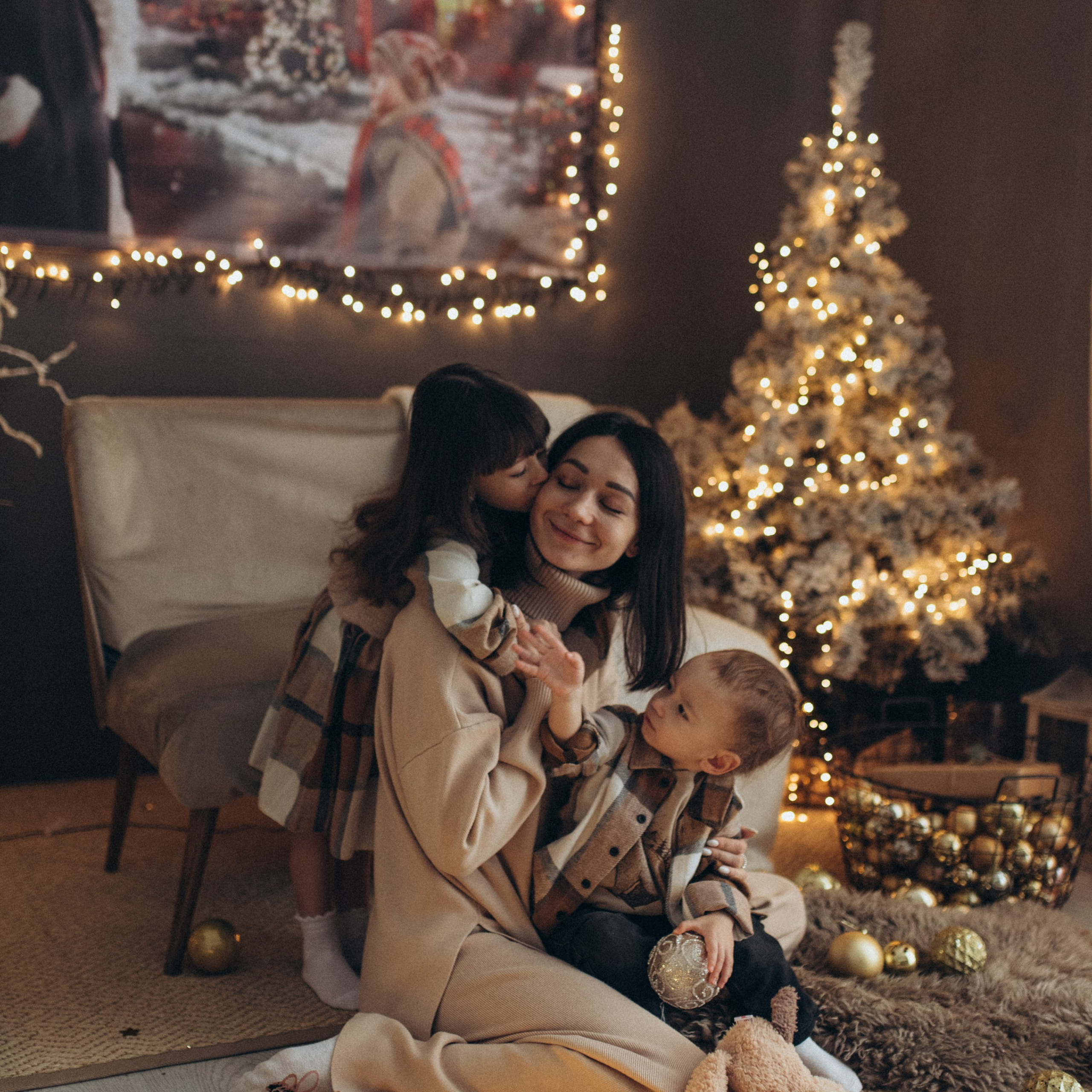 Мария, Жени и детишки. Веселый новый год