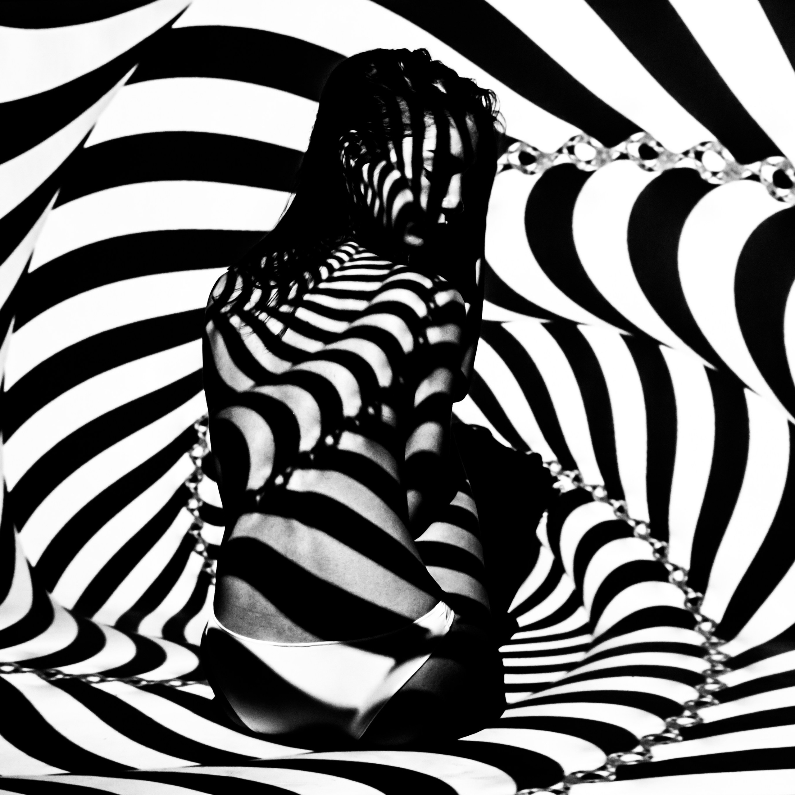 черно белые полосы фотосессия с проектором Гранкин Александр Санкт-Петербург  