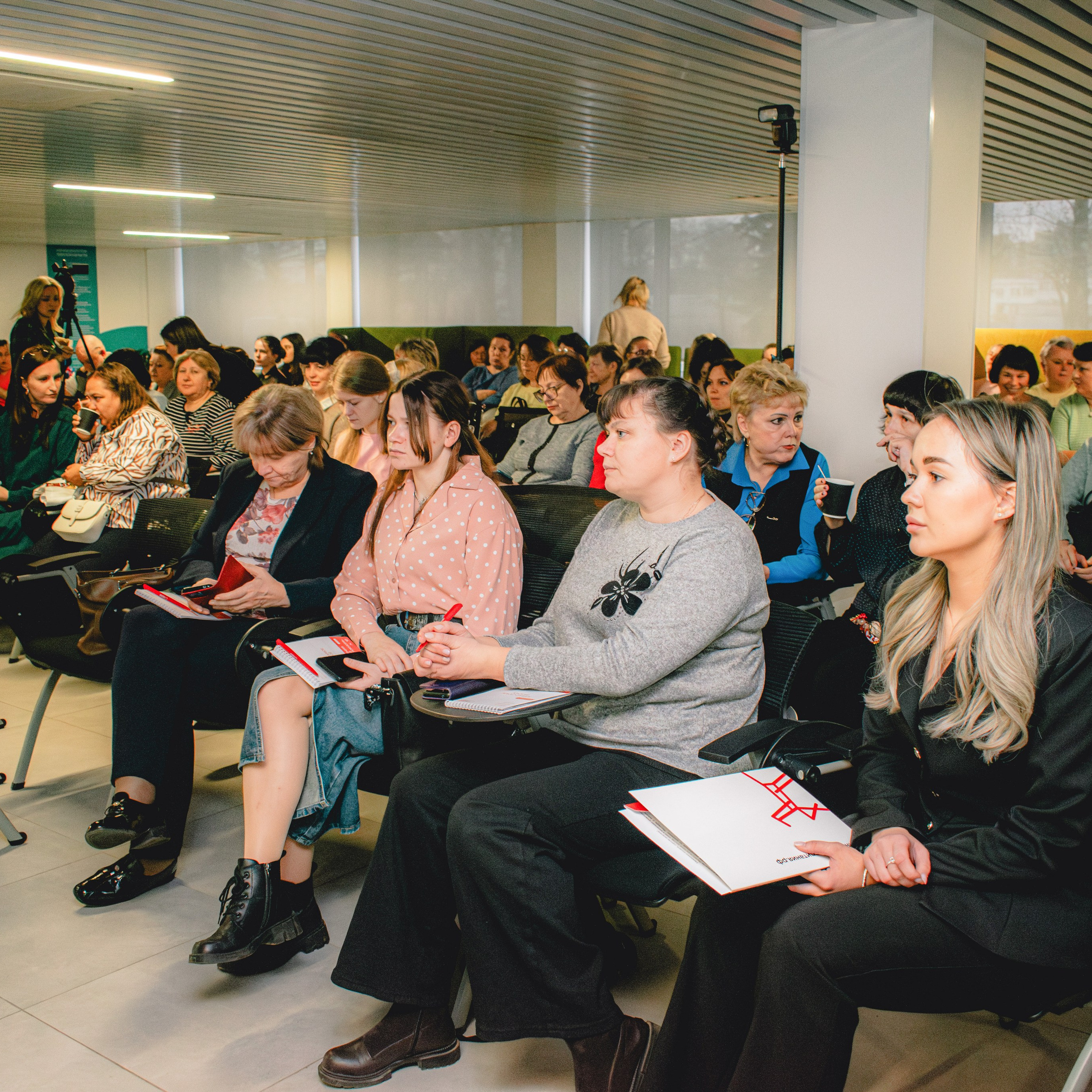 Движение первых. Разговор о важном. Репортажный фотограф Даниил Чеснов | Тверь