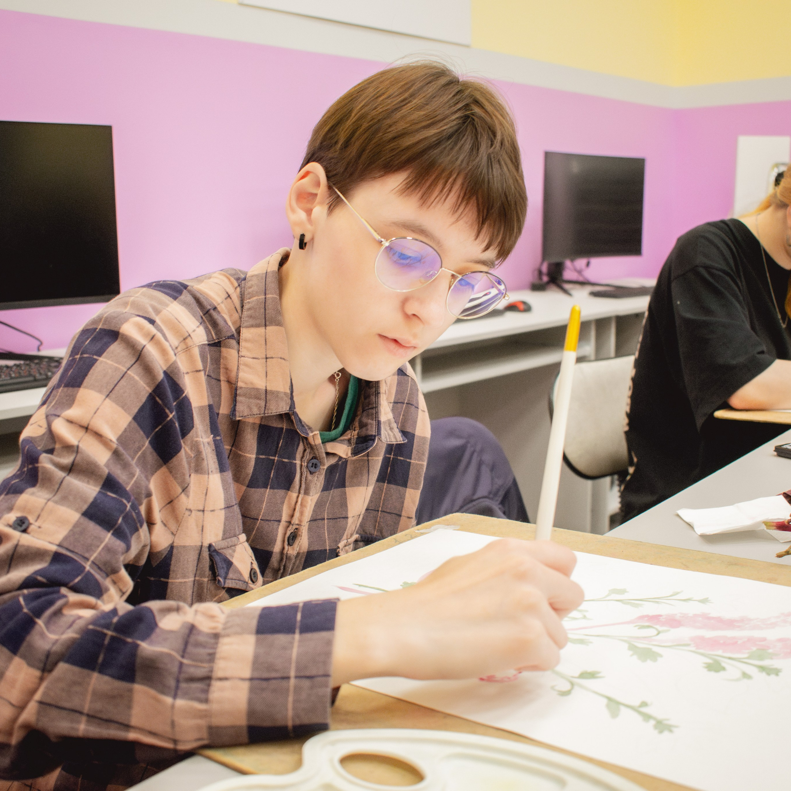 Занятие по рисованию в колледже «ТПЭК». Репортажный фотограф Даниил Чеснов | Тверь