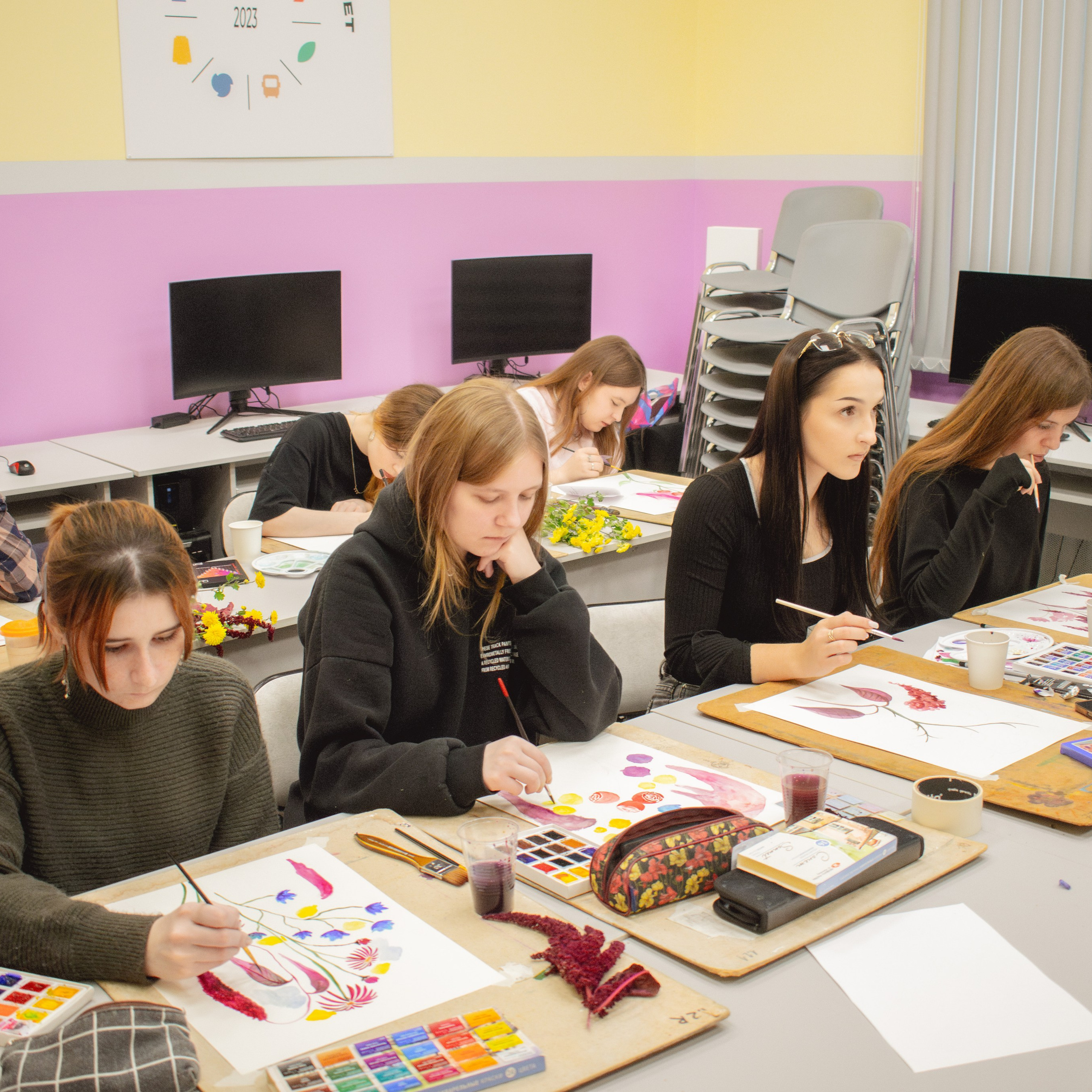 Занятие по рисованию в колледже «ТПЭК». Репортажный фотограф Даниил Чеснов | Тверь