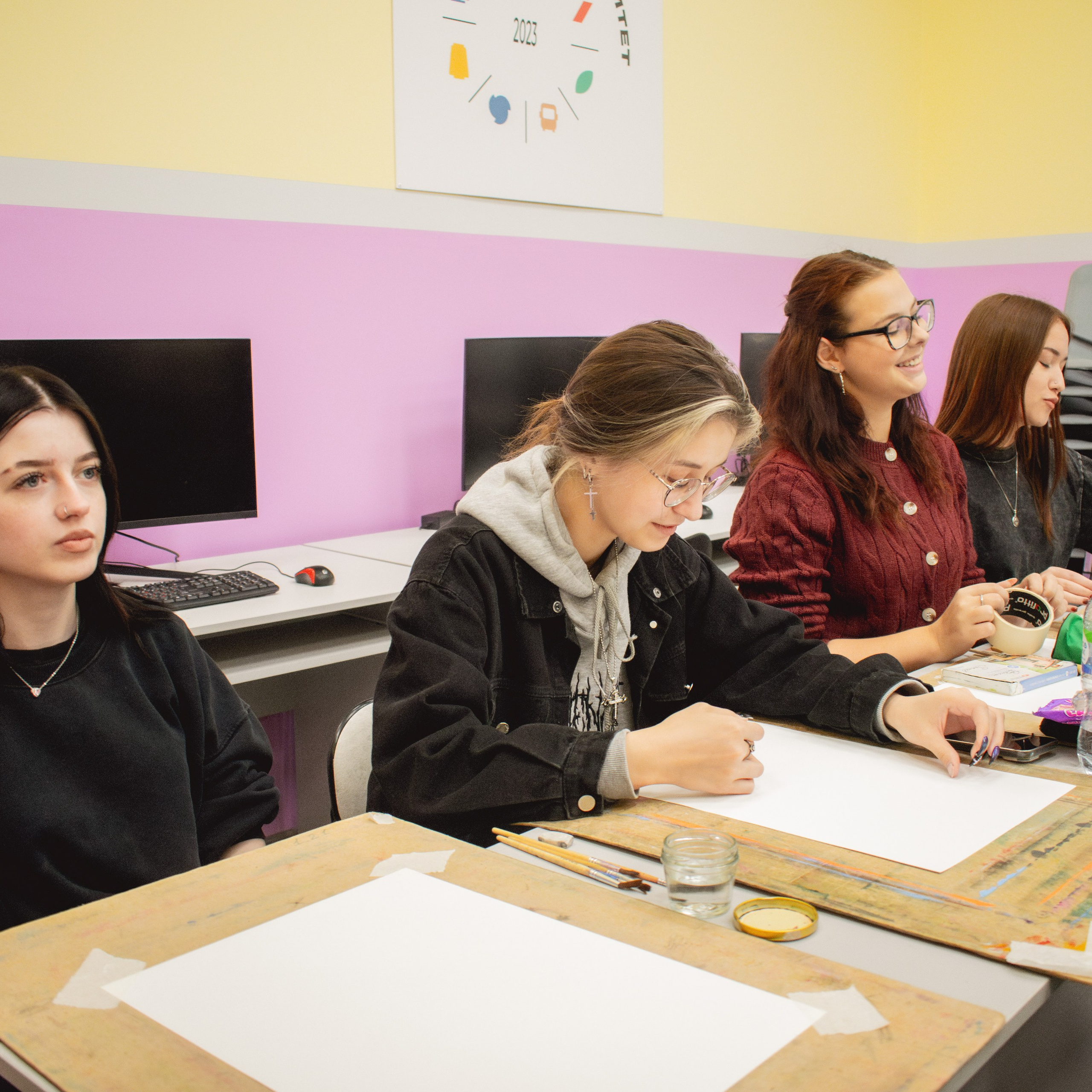 Занятие по рисованию в колледже «ТПЭК». Репортажный фотограф Даниил Чеснов | Тверь