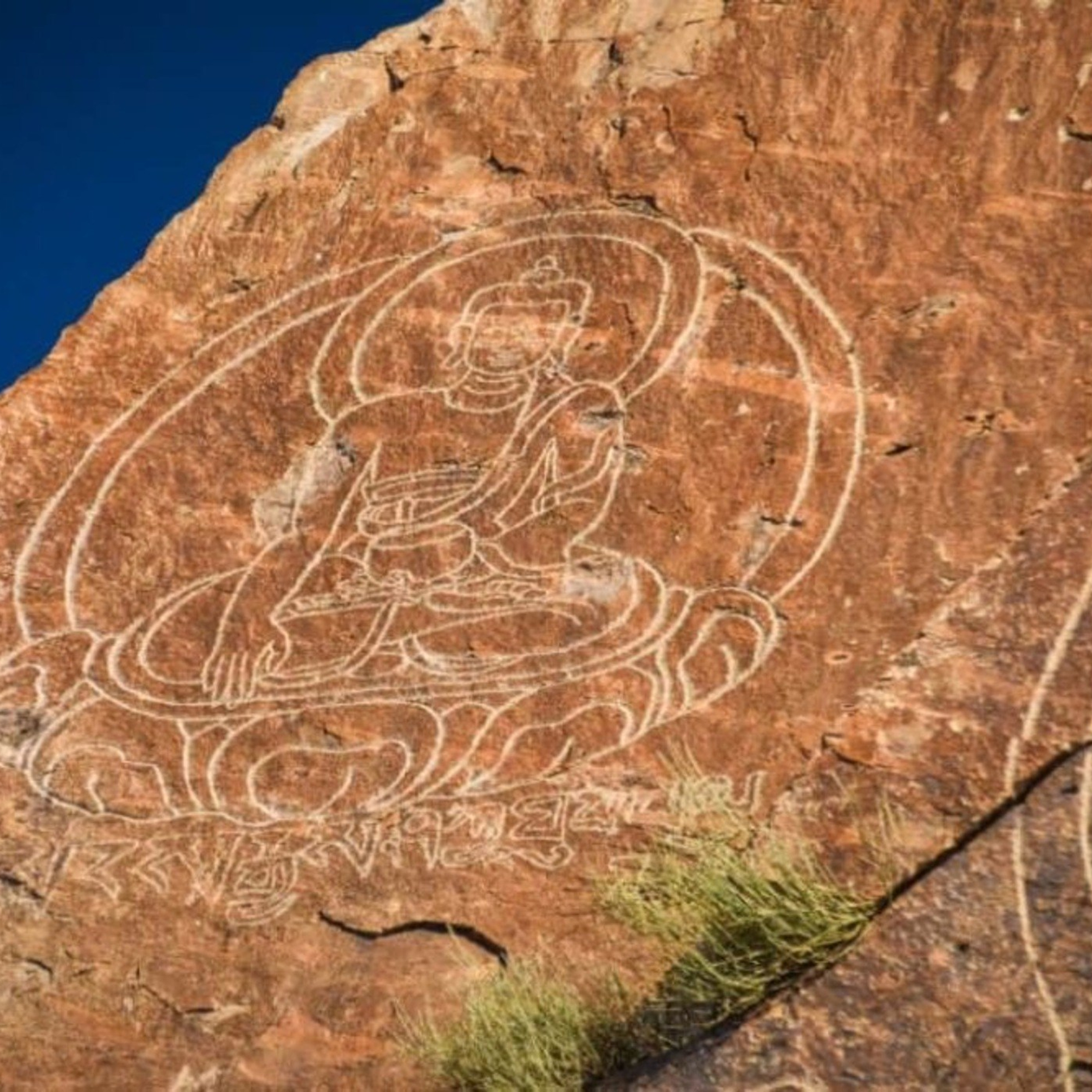 Экскурсия и тур в Крепость Номад и к Петроглифам Тамгалы Тас Будда из Алматы