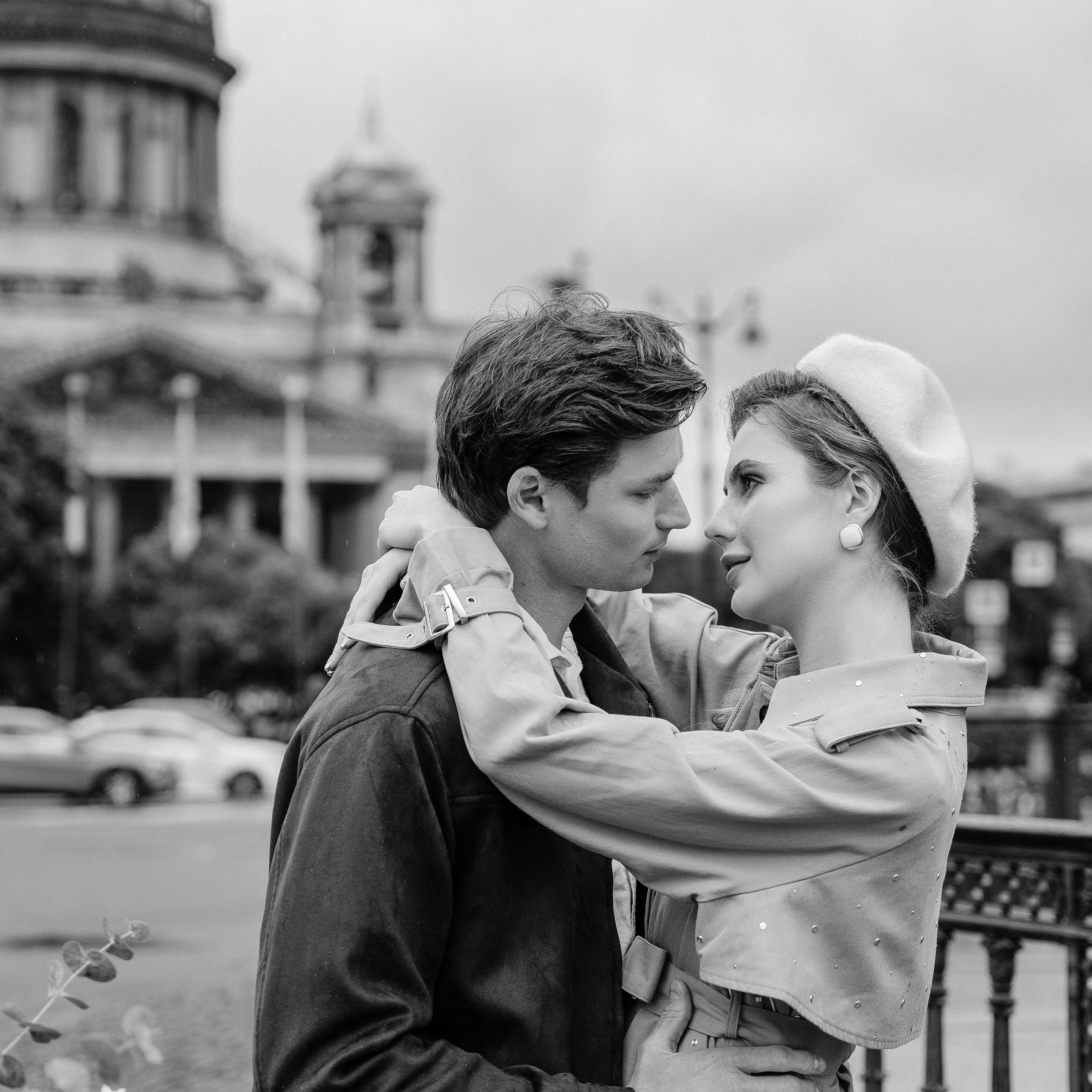 Двое под одним зонтом