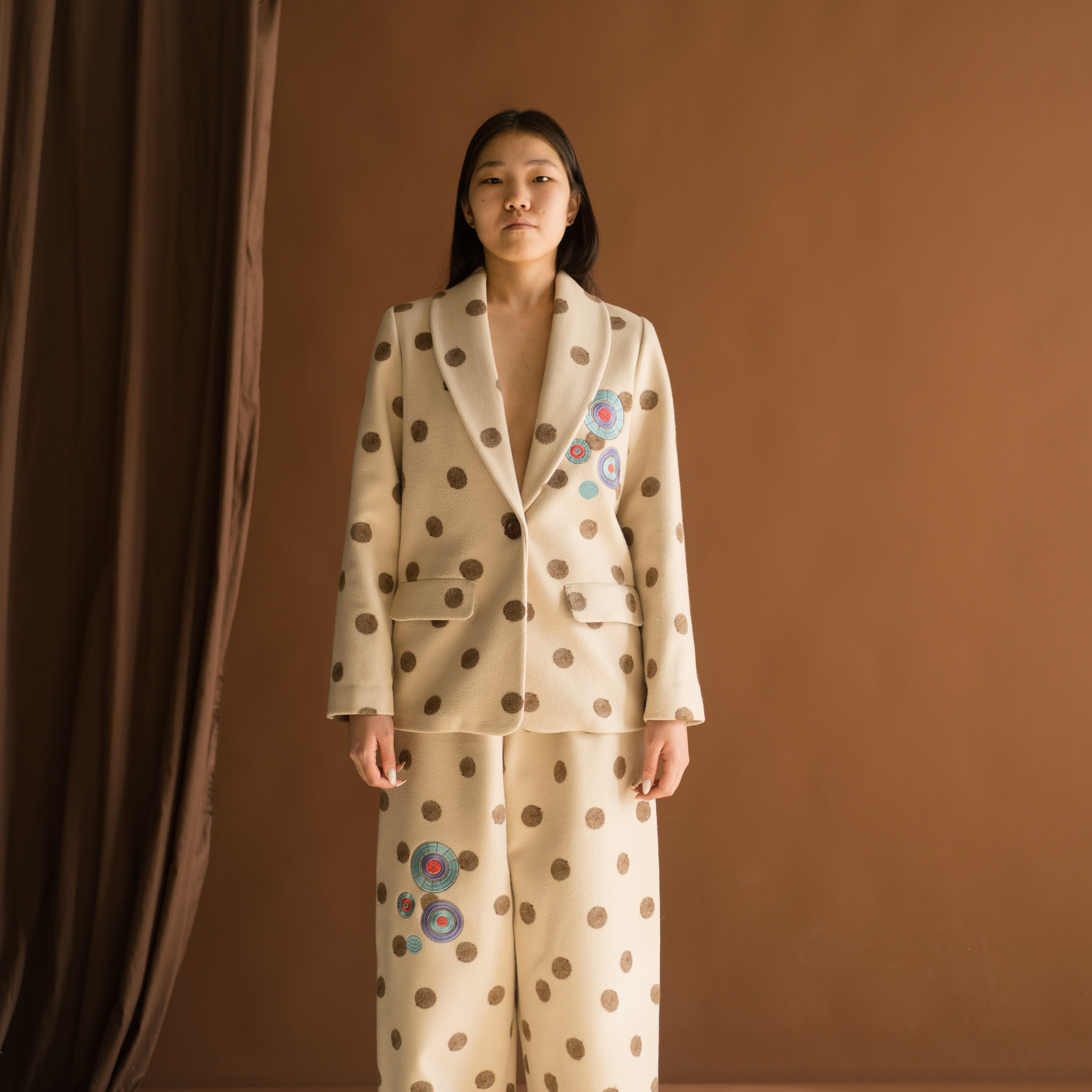 Брючный костюм «Полька». Производство женской одежды в Кемерово