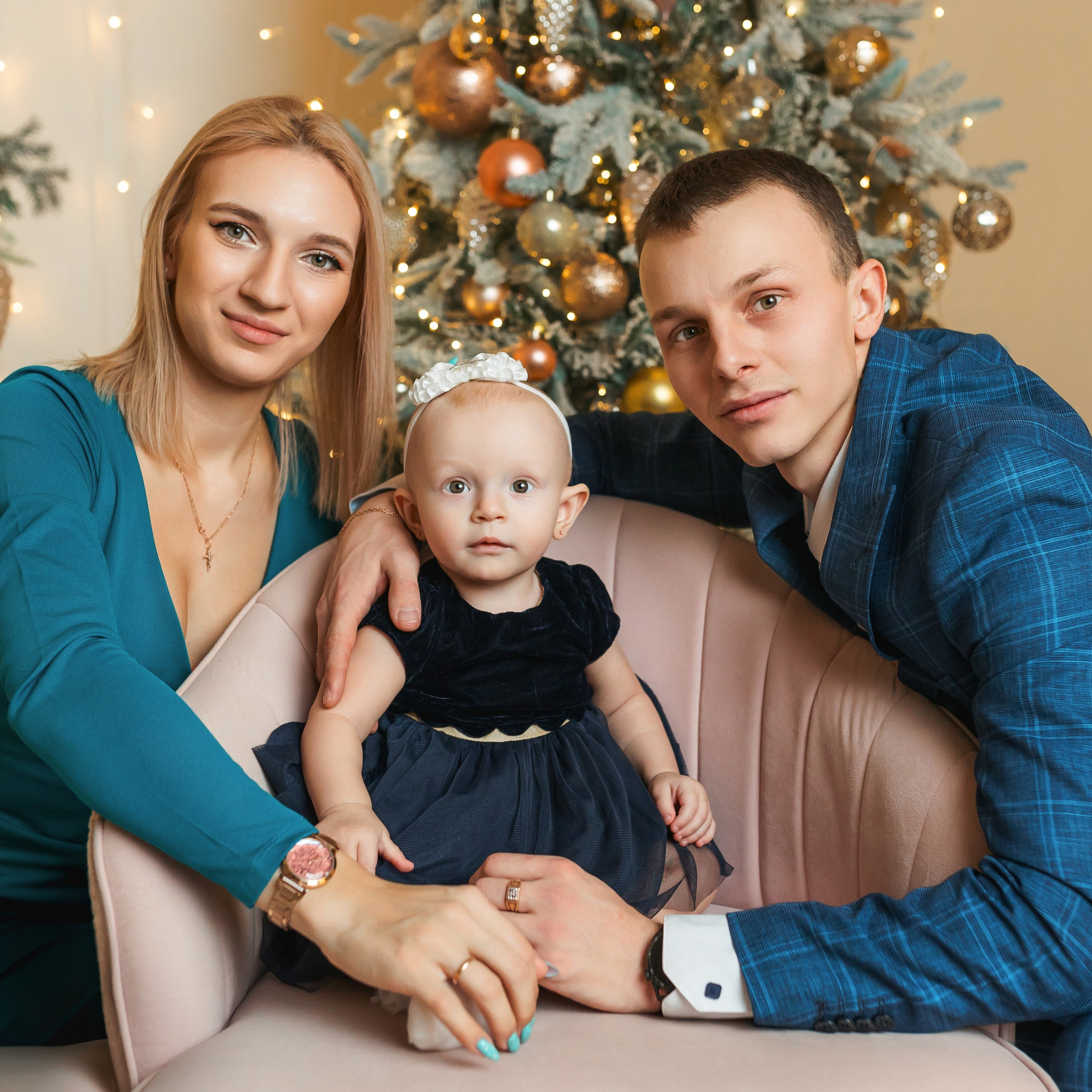 Новогодняя фотосессия семьей.