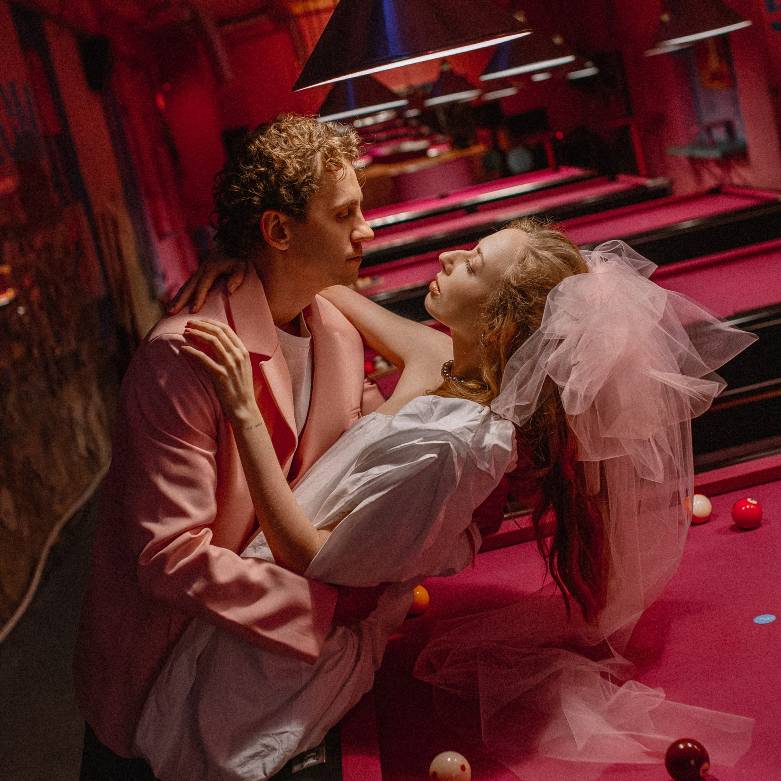 Розовая свадьба