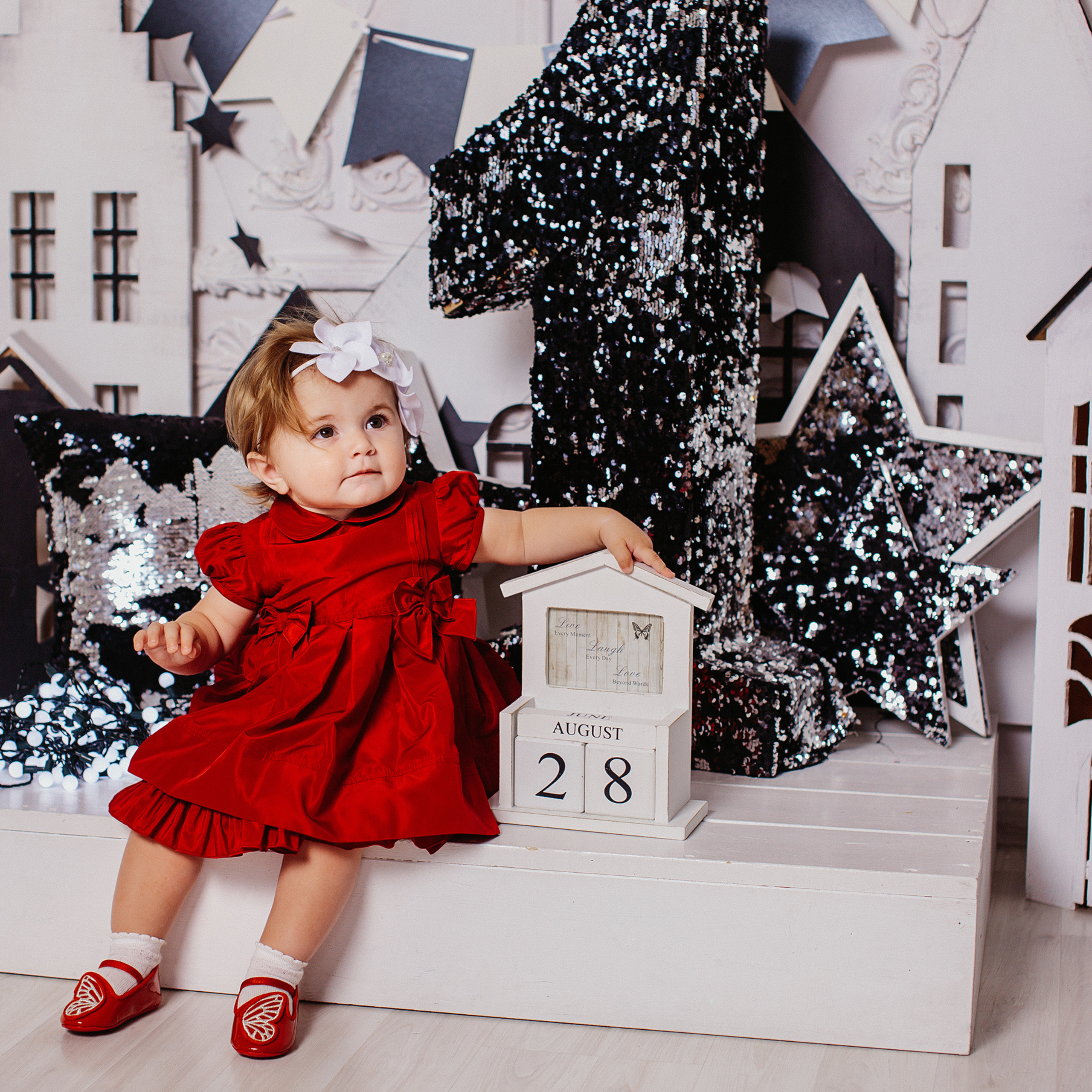 Марика 11 месяцев