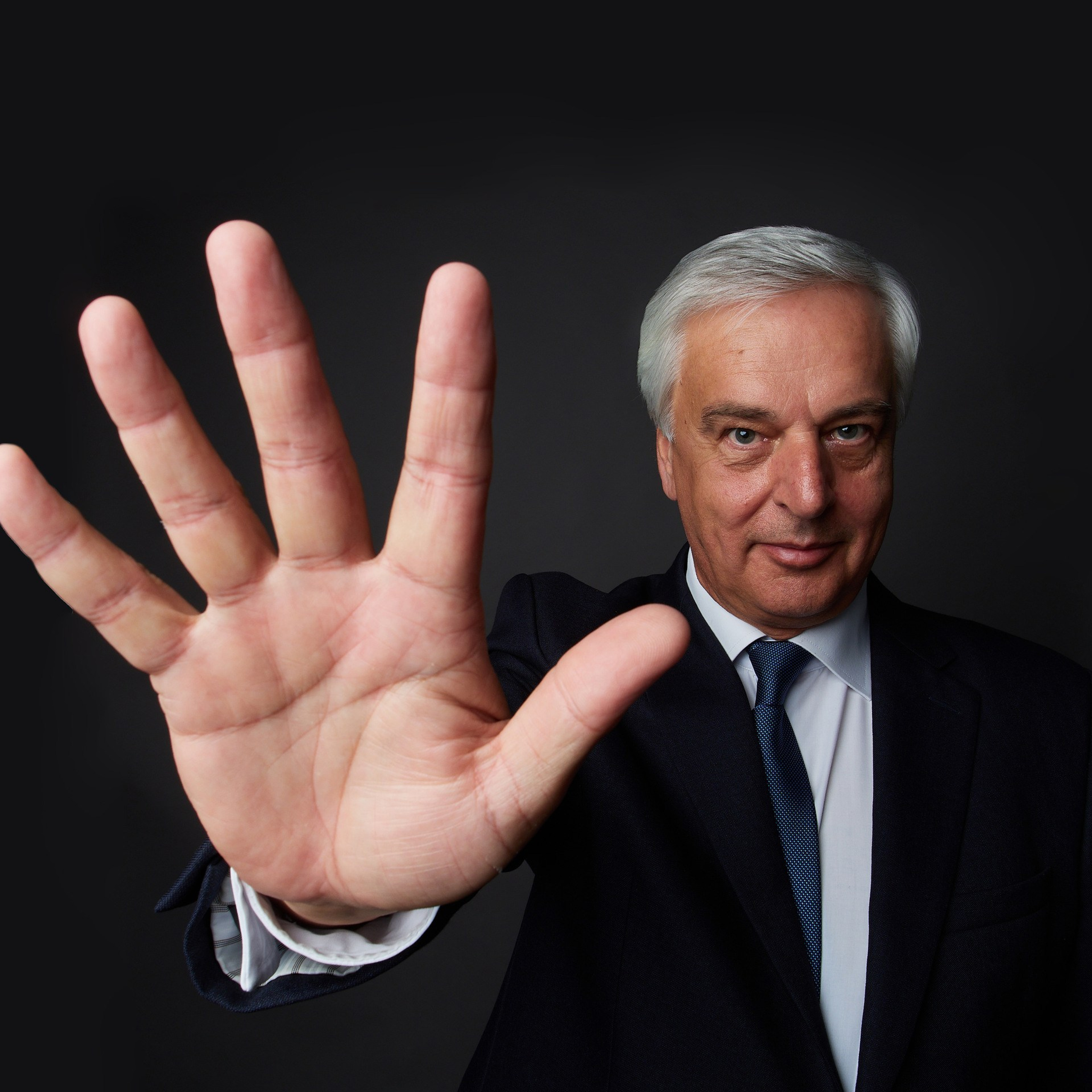 Отзывы. Студийный, семейный, свадебный, фэшн и ню фотограф в Астрахани, производство выпускных альбомов. Руслан Кондрашин