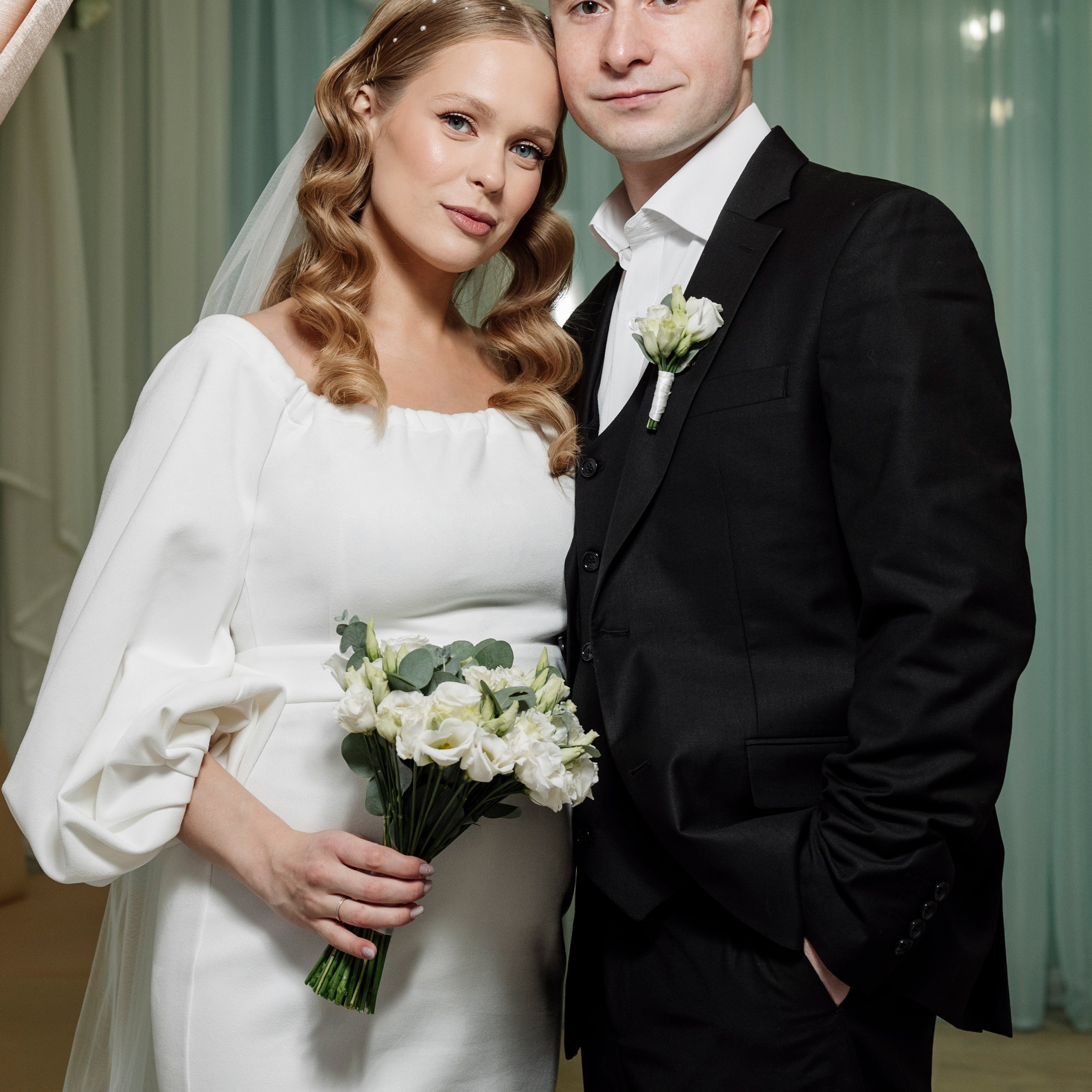 ЗАГС и студия. Идеально для небольшой истории